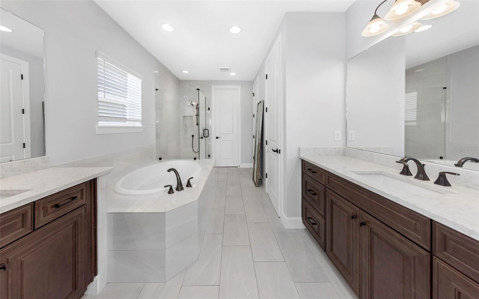 4028 ROCKY SHORES DR, TAMPA, FL, 33634