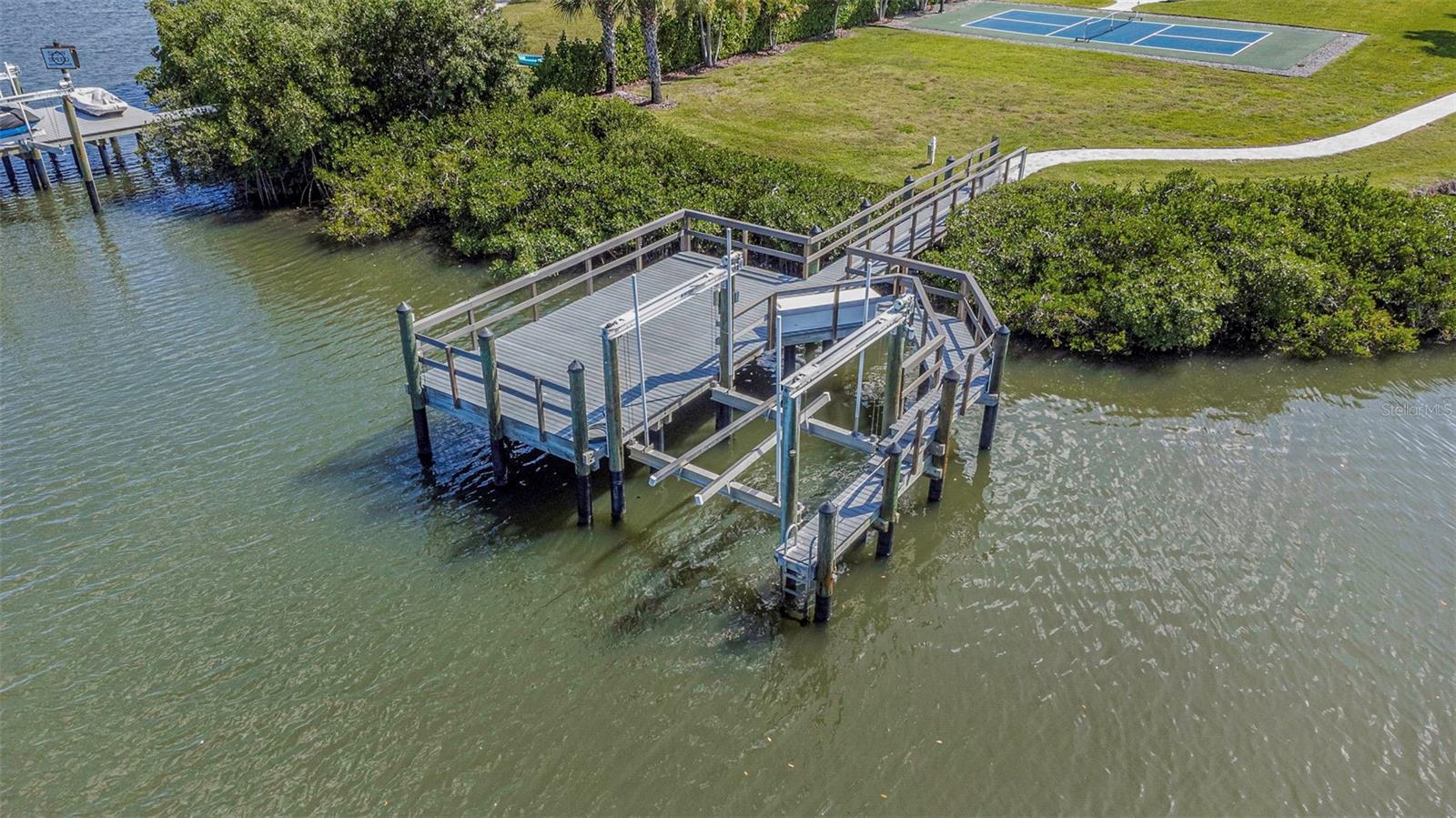 4028 ROCKY SHORES DR, TAMPA, FL, 33634