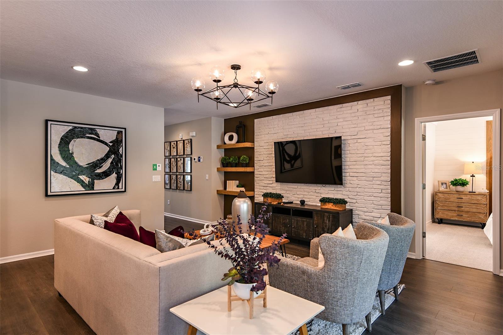 591 DARSHIRE AVE, EUSTIS, FL, 32736