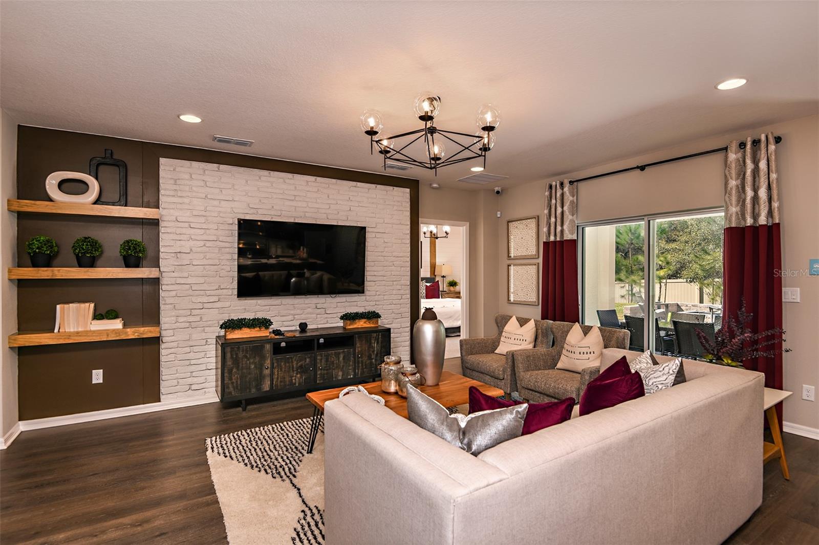 591 DARSHIRE AVE, EUSTIS, FL, 32736