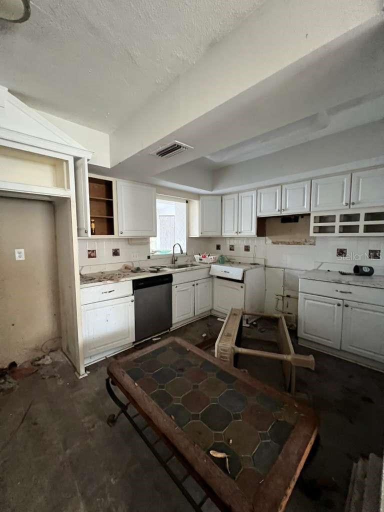 749 SIESTA DR, SARASOTA, FL, 34242