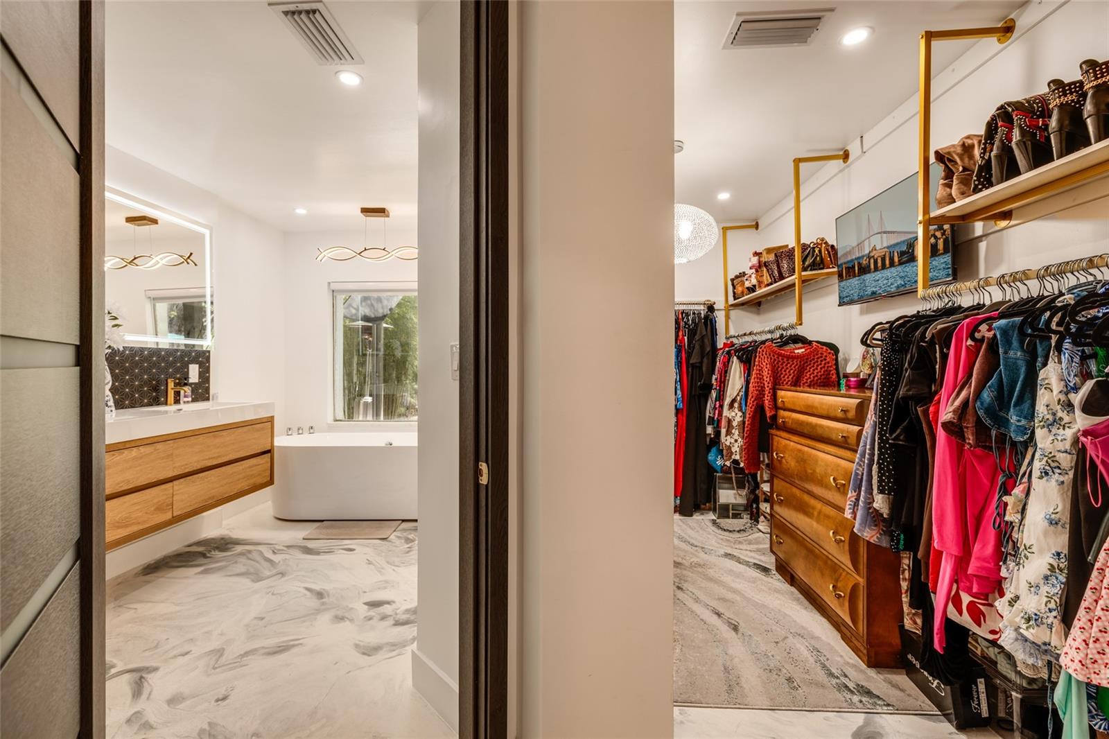 2216 S OCCIDENT ST, TAMPA, FL, 33629