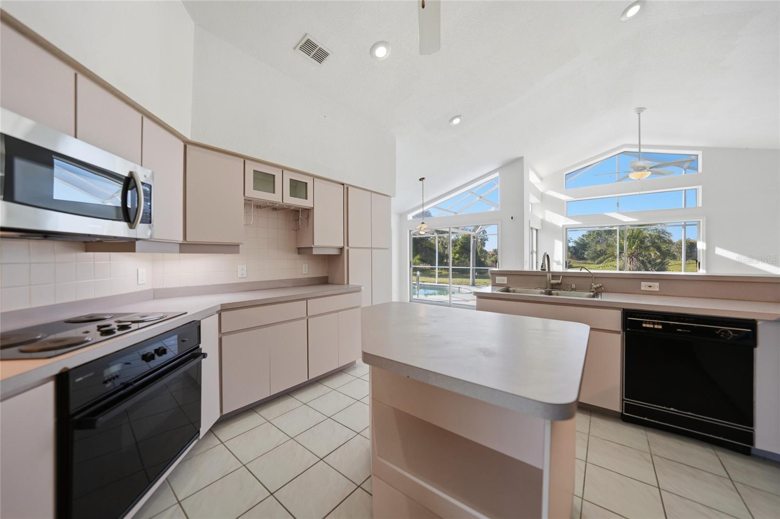 64 SPORTSMAN CT, ROTONDA WEST, FL, 33947