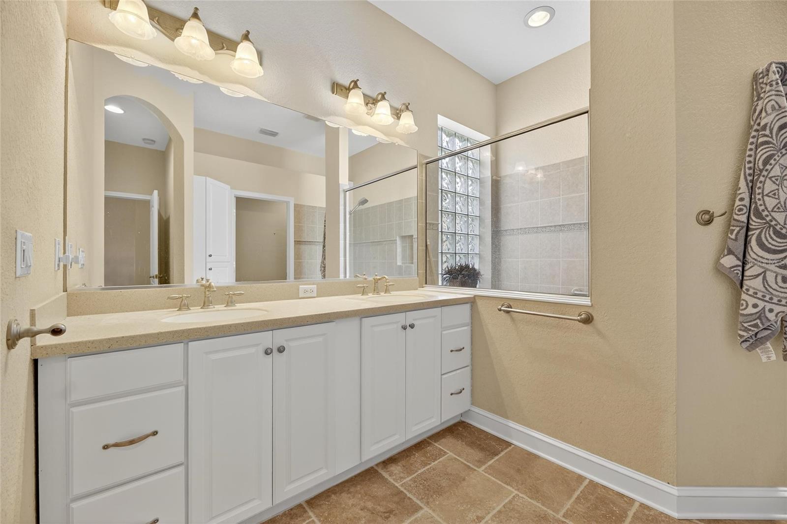 1039 EMERALD DUNES DR, SUN CITY CENTER, FL, 33573