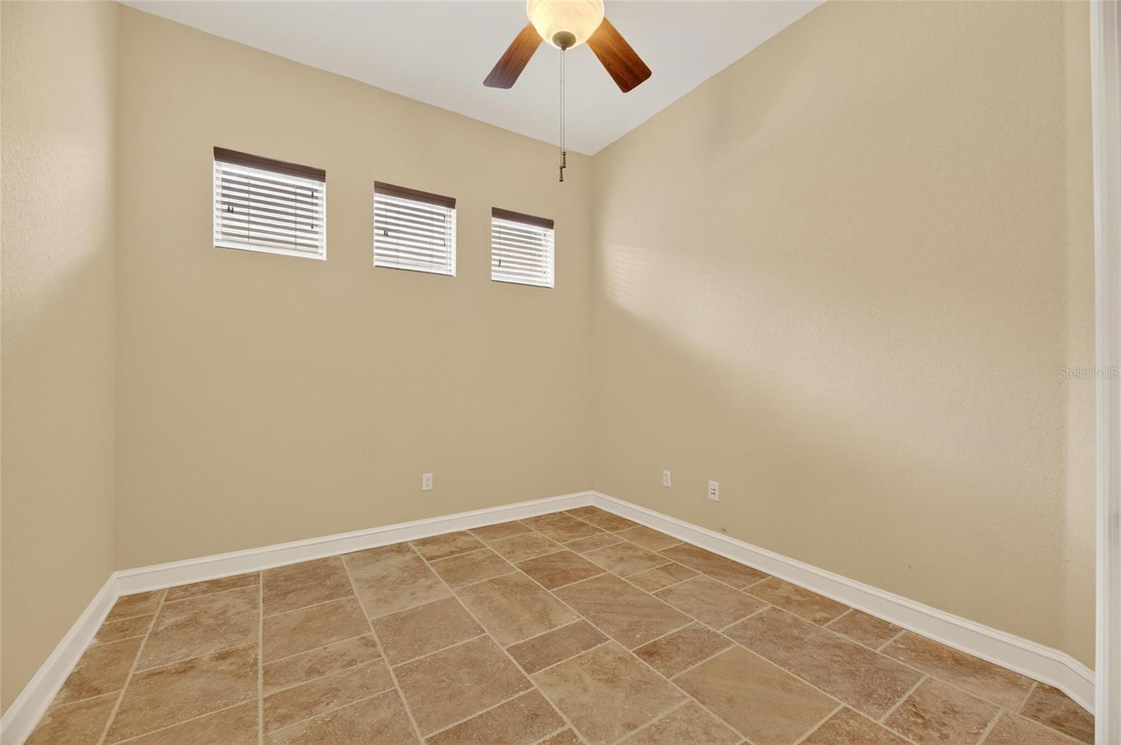 1039 EMERALD DUNES DR, SUN CITY CENTER, FL, 33573