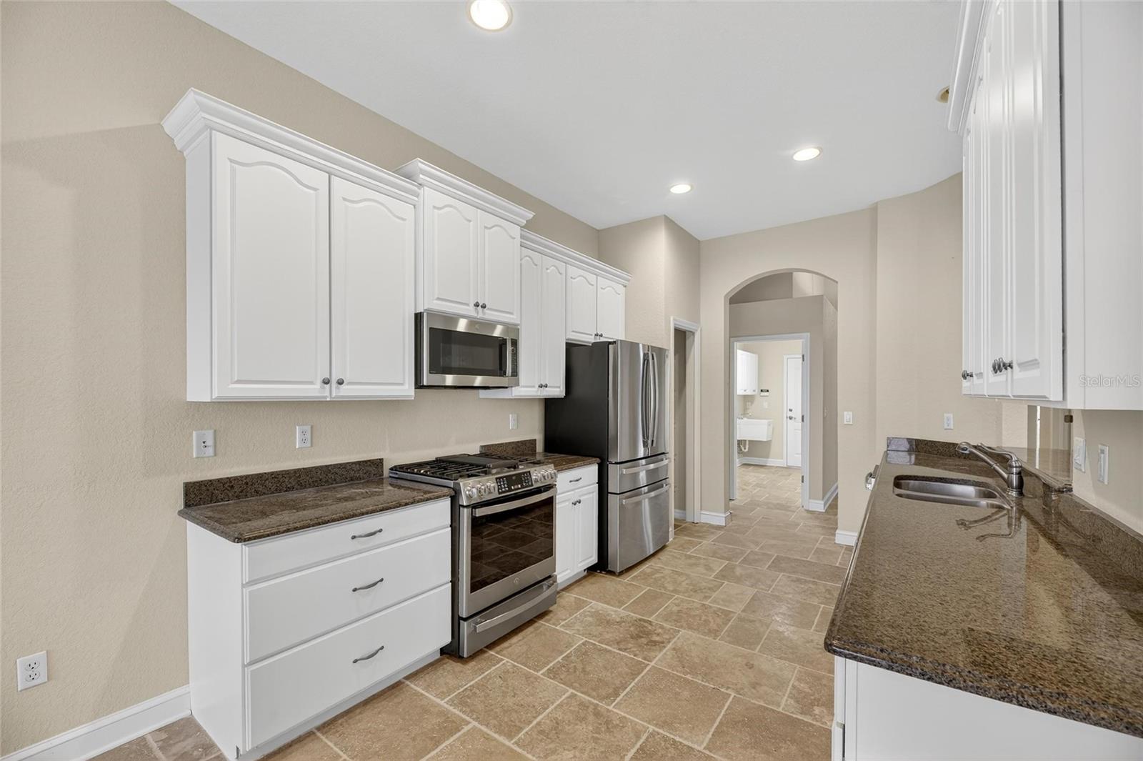 1039 EMERALD DUNES DR, SUN CITY CENTER, FL, 33573