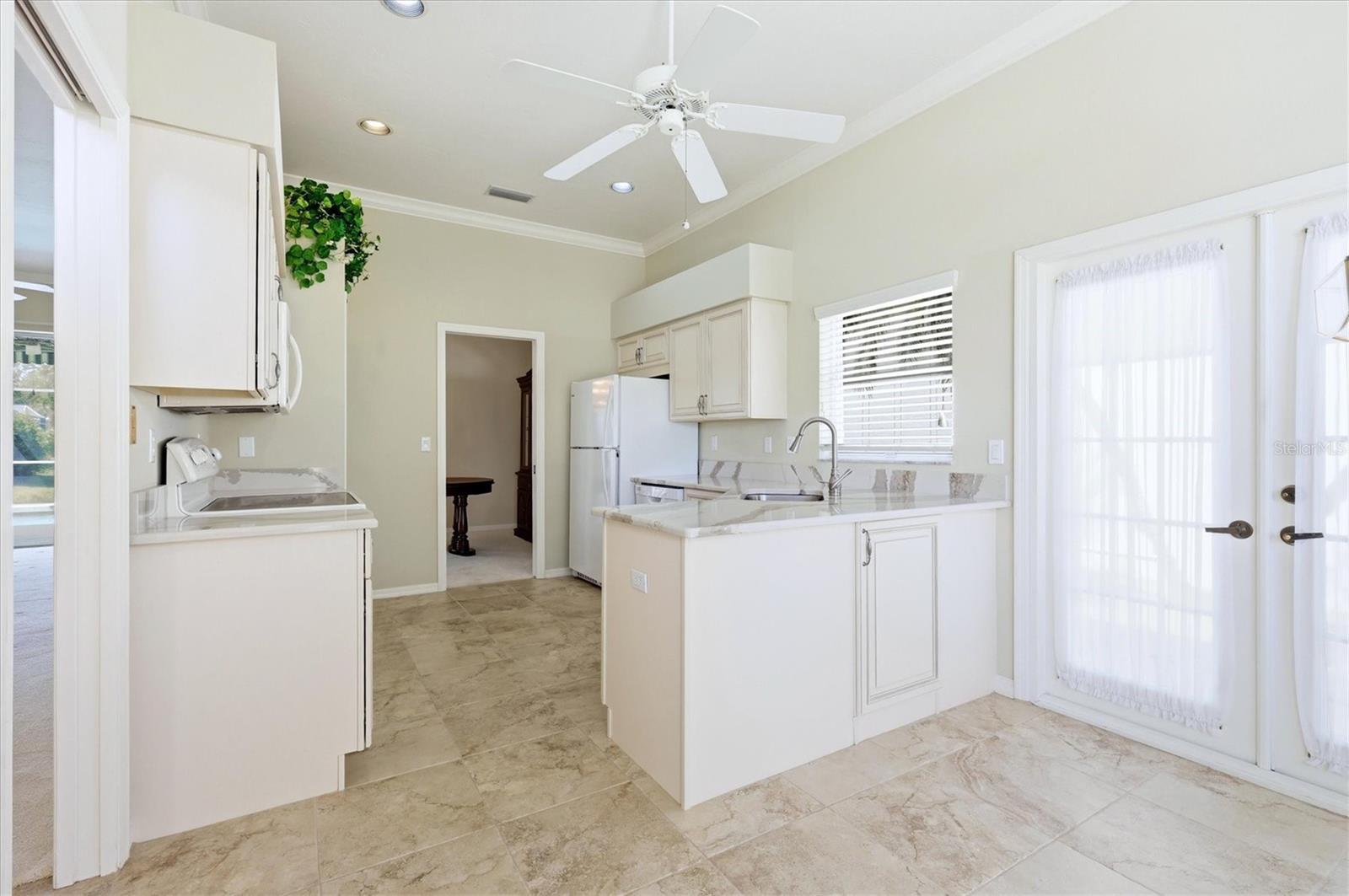 6820 AVENIDA MARBELLA, SARASOTA, FL, 34238