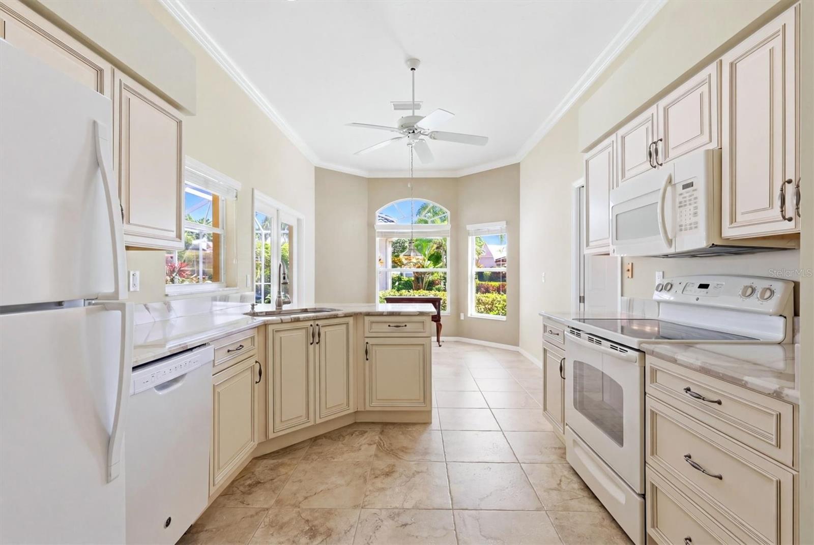 6820 AVENIDA MARBELLA, SARASOTA, FL, 34238