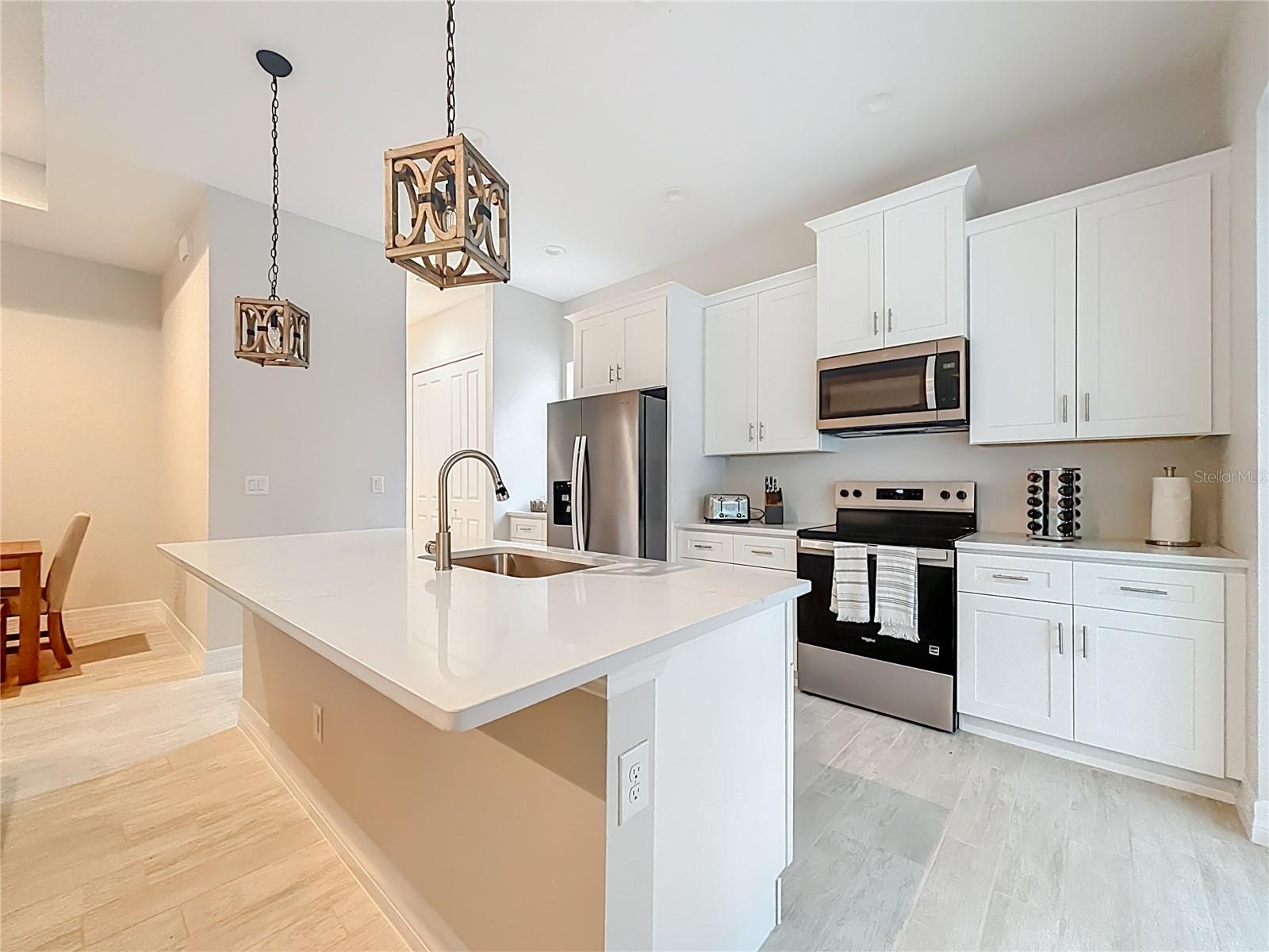 107 SWAN DR, ROTONDA WEST, FL, 33947