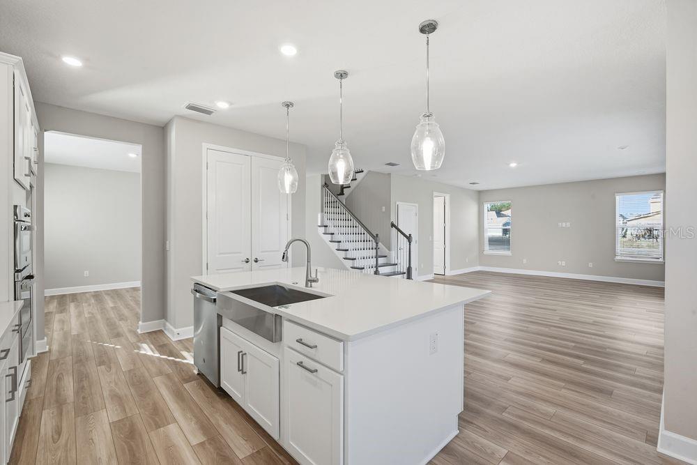 1572 TRAILHEAD LN, ZEPHYRHILLS, FL, 33541