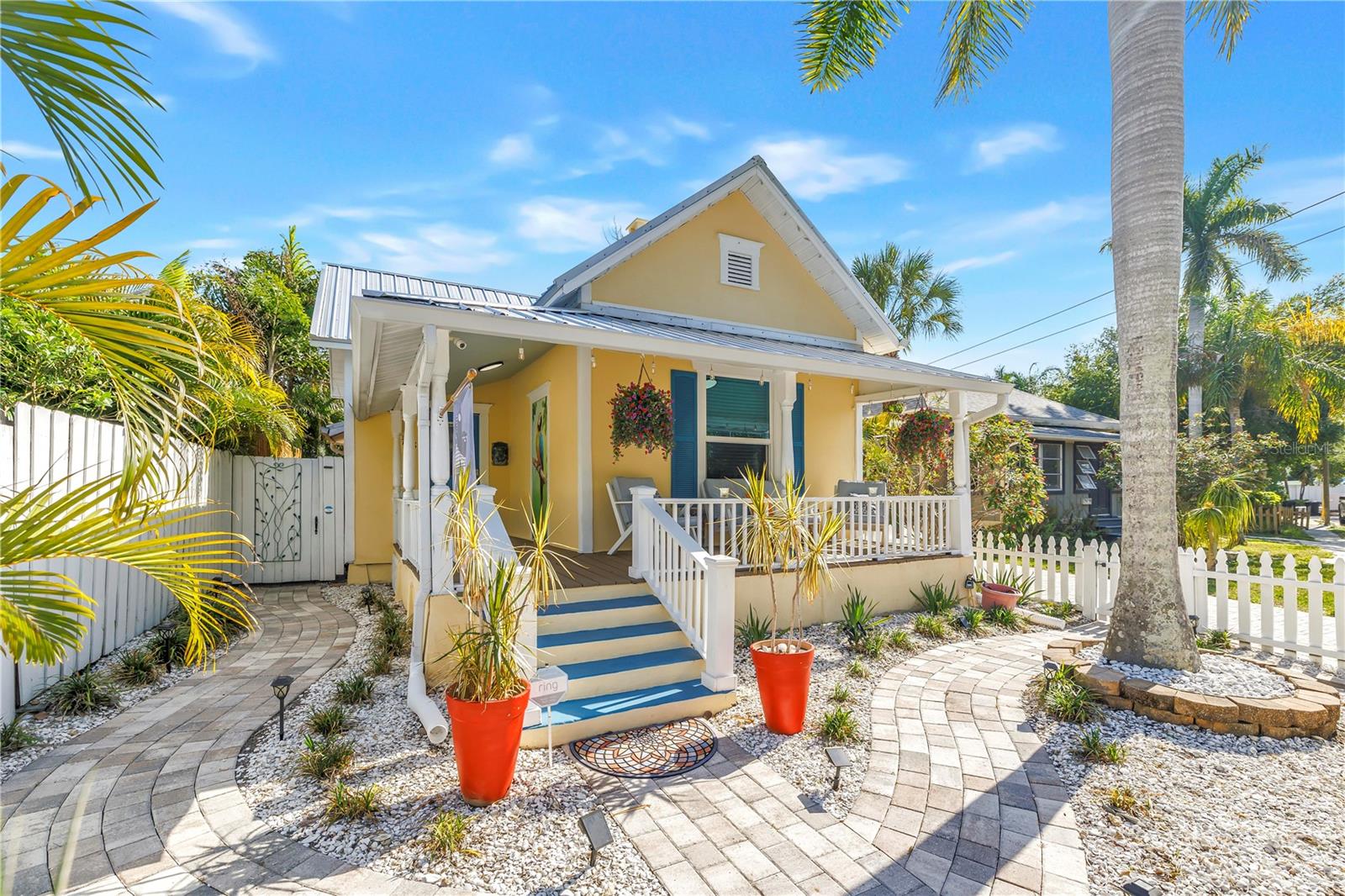 748 11TH AVE N, ST PETERSBURG, FL, 33701