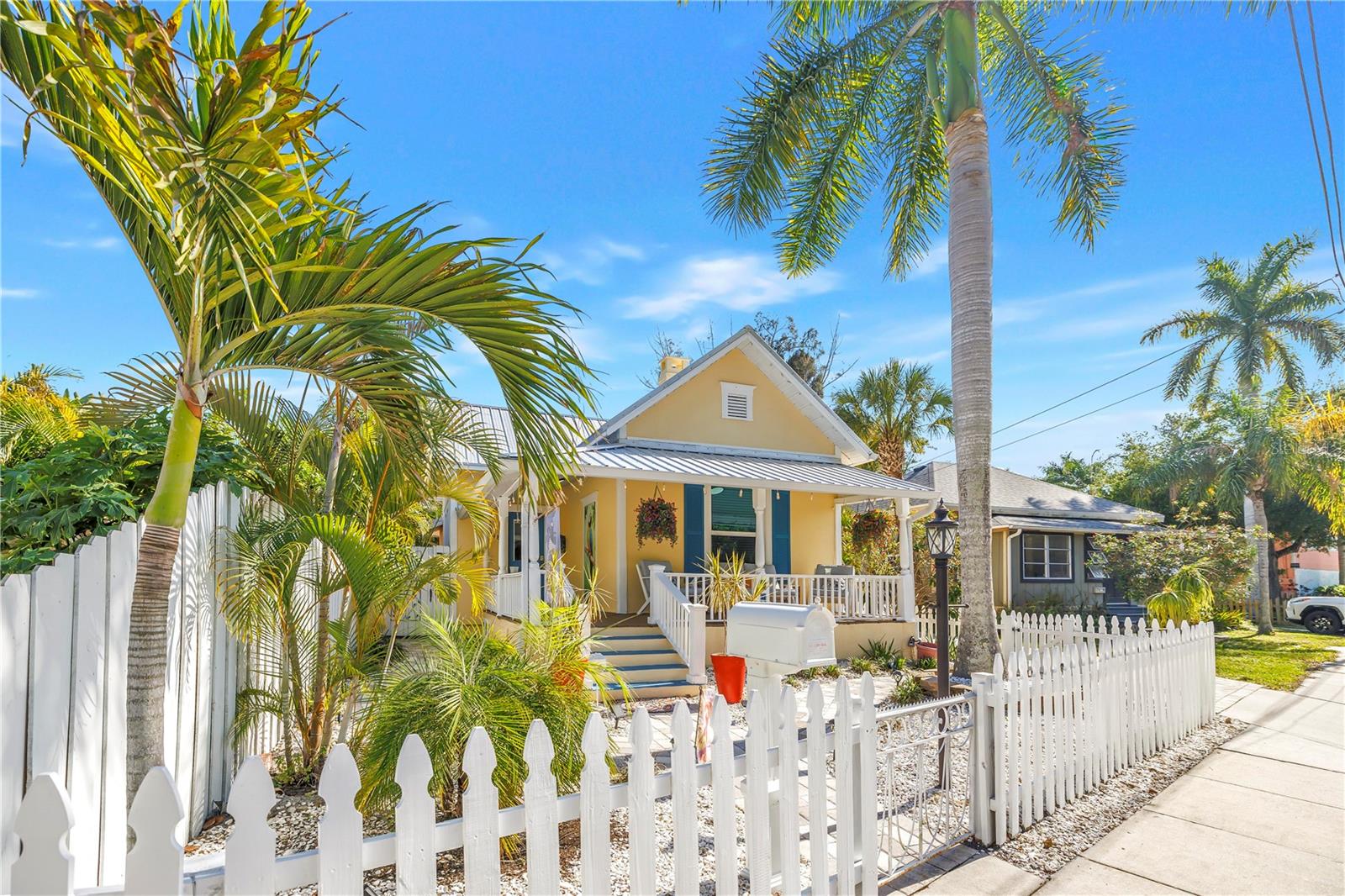 748 11TH AVE N, ST PETERSBURG, FL, 33701