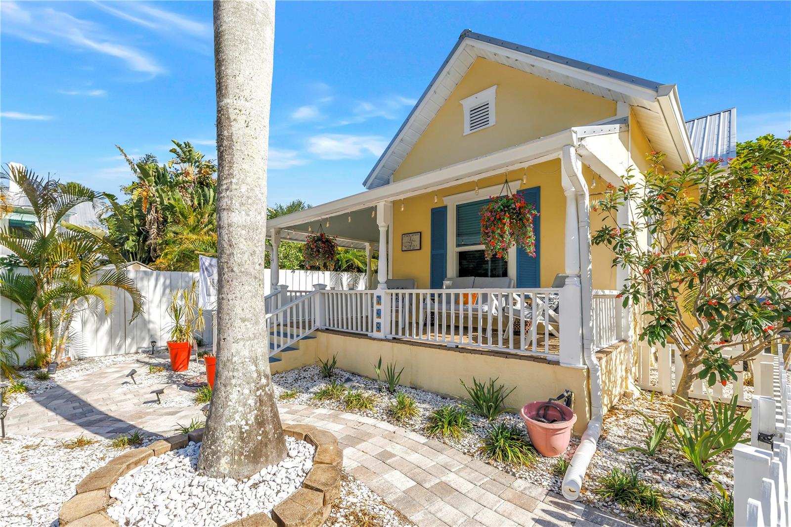 748 11TH AVE N, ST PETERSBURG, FL, 33701