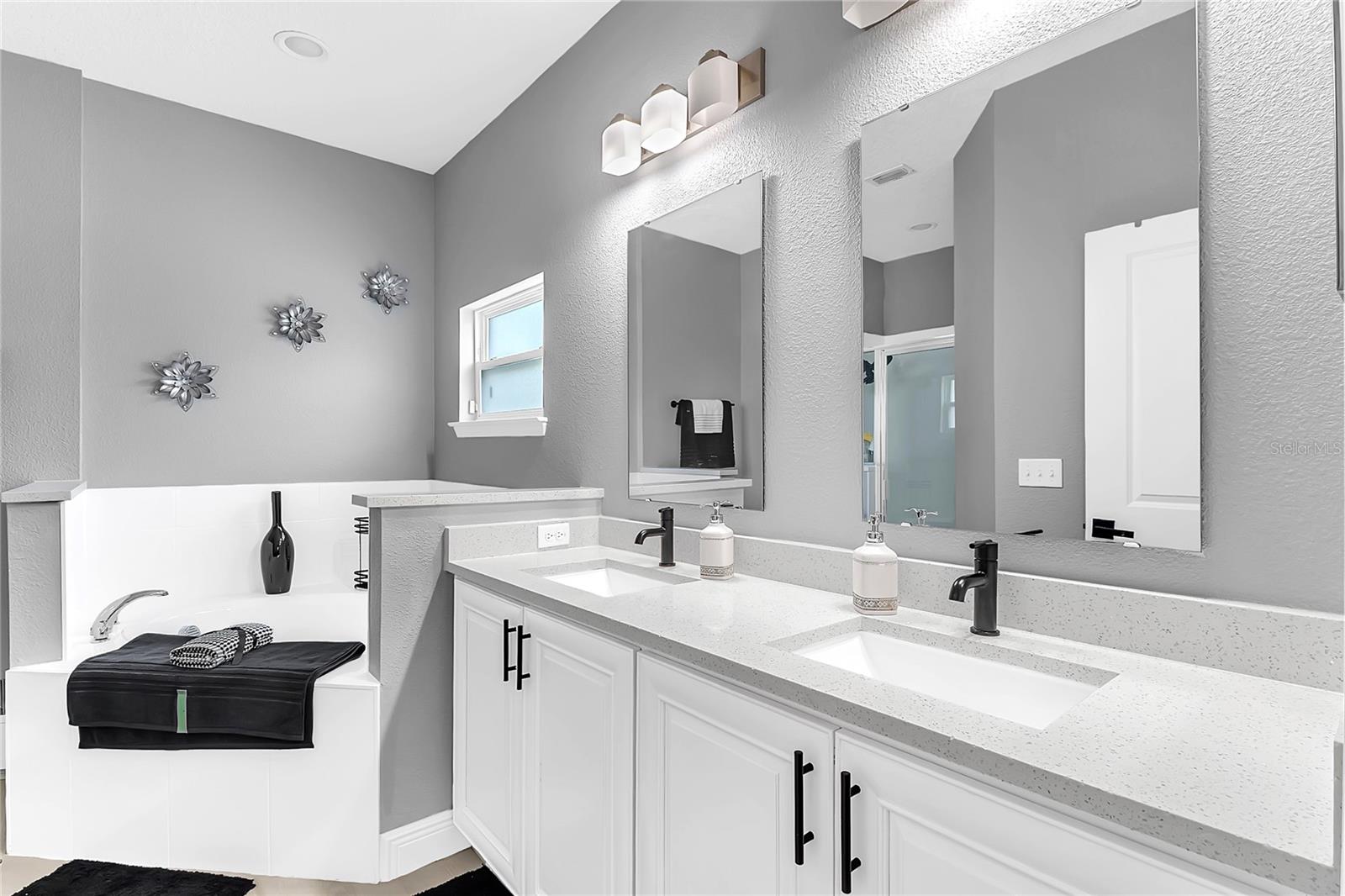 100 AURORA LN, KISSIMMEE, FL, 34758