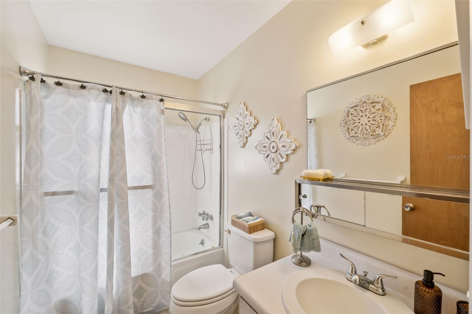 714 E MINNESOTA AVE #B, DELAND, FL, 32724