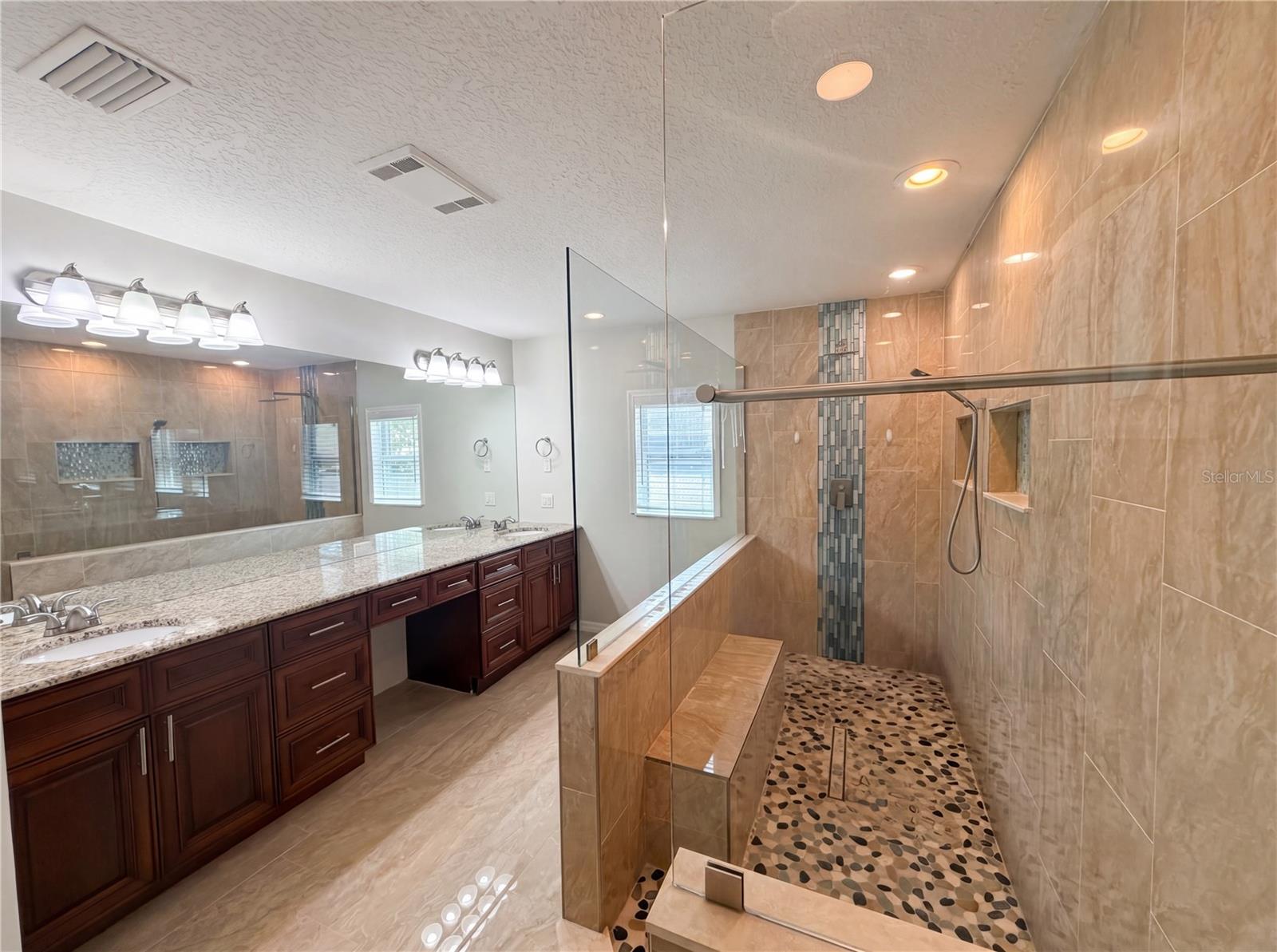 5609 EXECUTIVE DR, NEW PORT RICHEY, FL, 34652