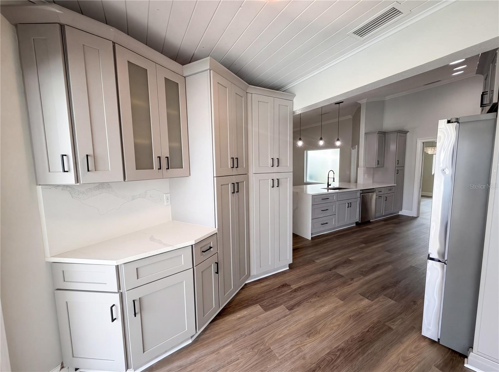 5609 EXECUTIVE DR, NEW PORT RICHEY, FL, 34652