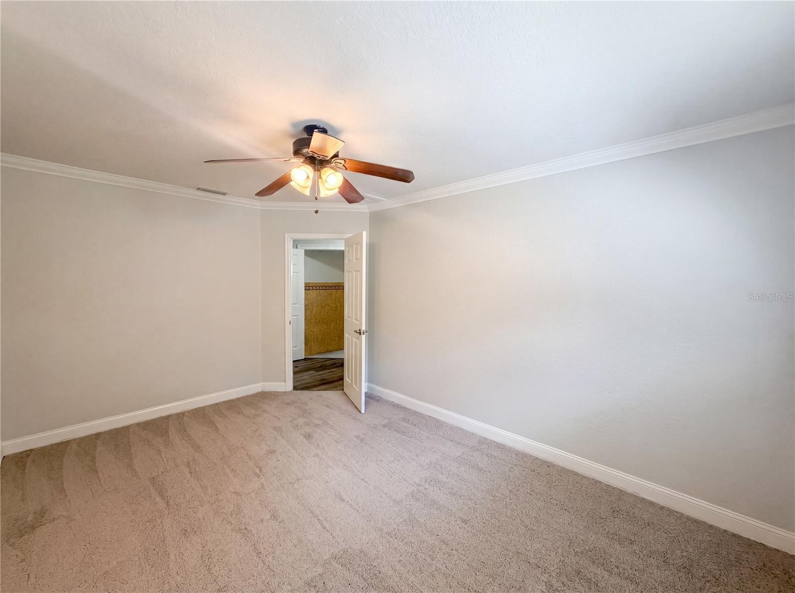 5609 EXECUTIVE DR, NEW PORT RICHEY, FL, 34652