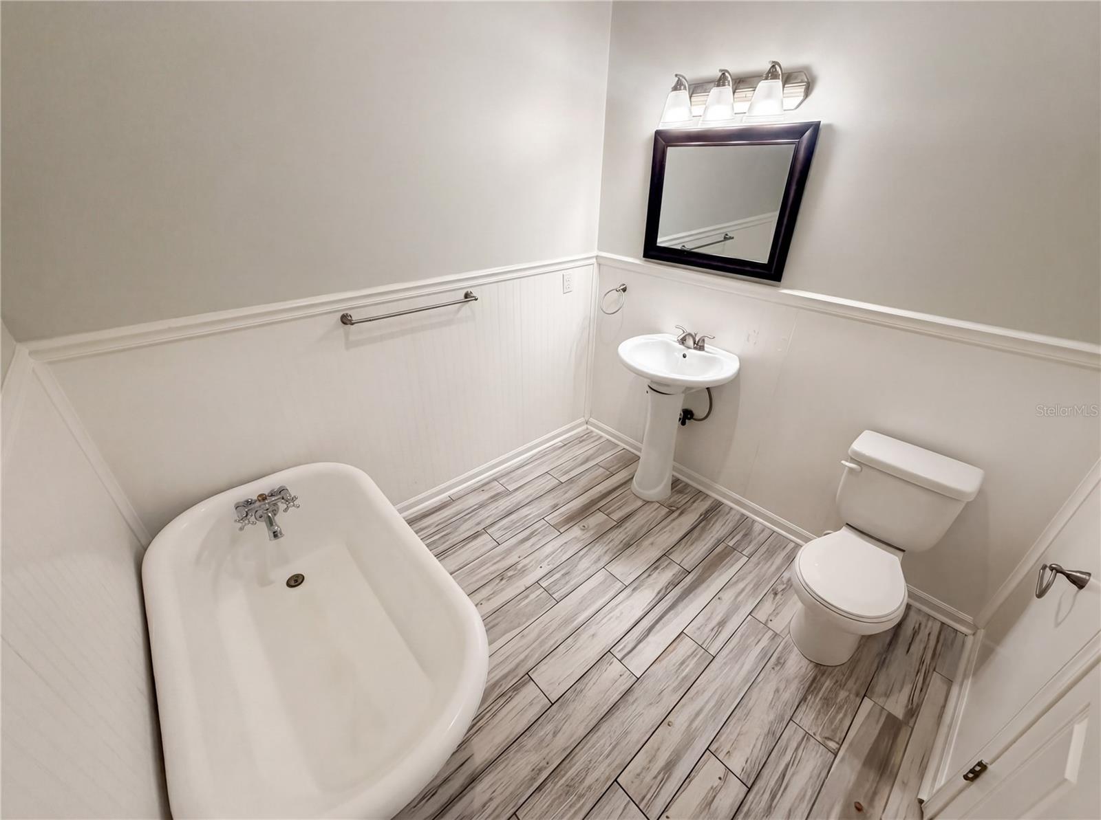 5609 EXECUTIVE DR, NEW PORT RICHEY, FL, 34652