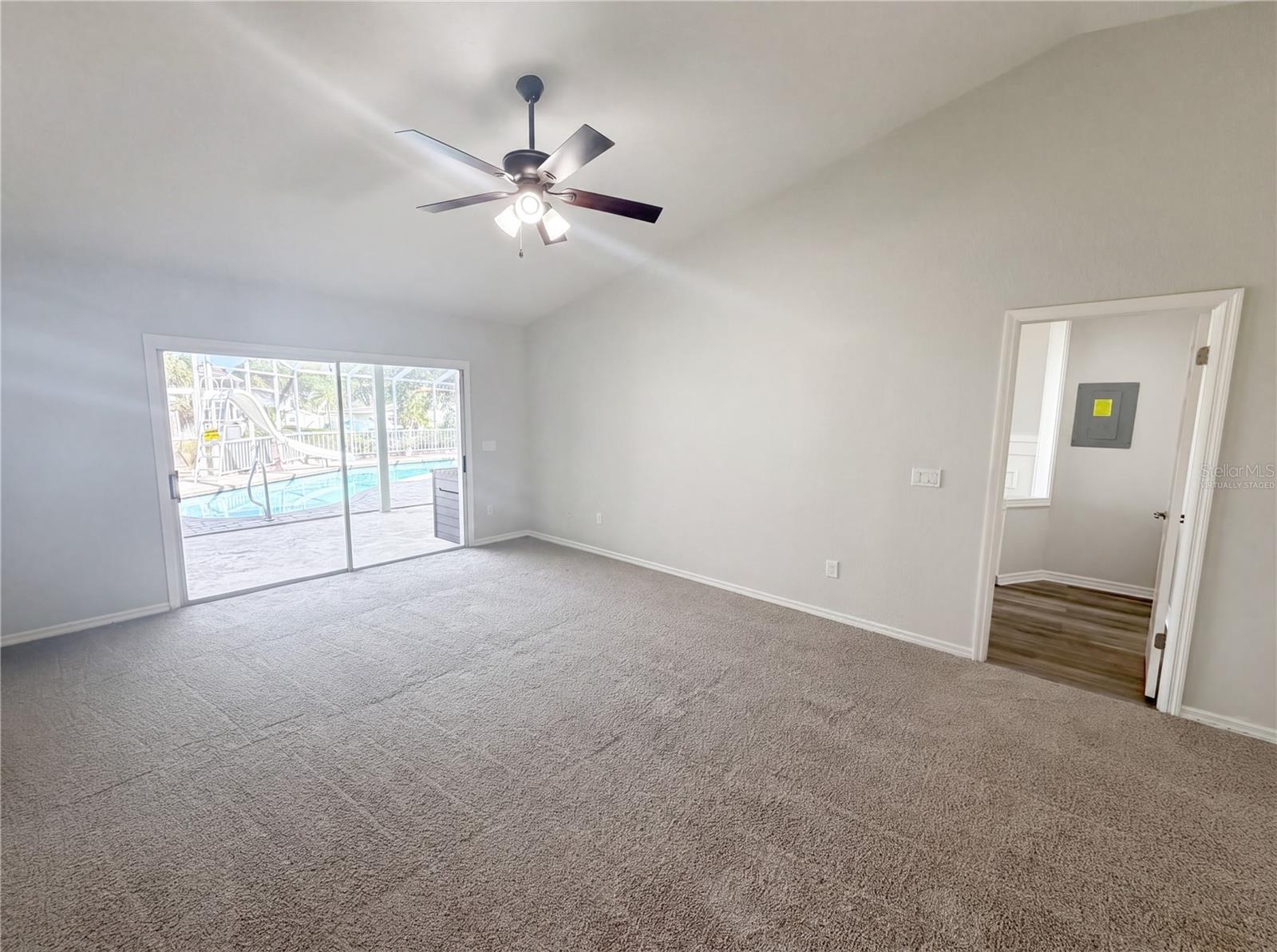 5609 EXECUTIVE DR, NEW PORT RICHEY, FL, 34652