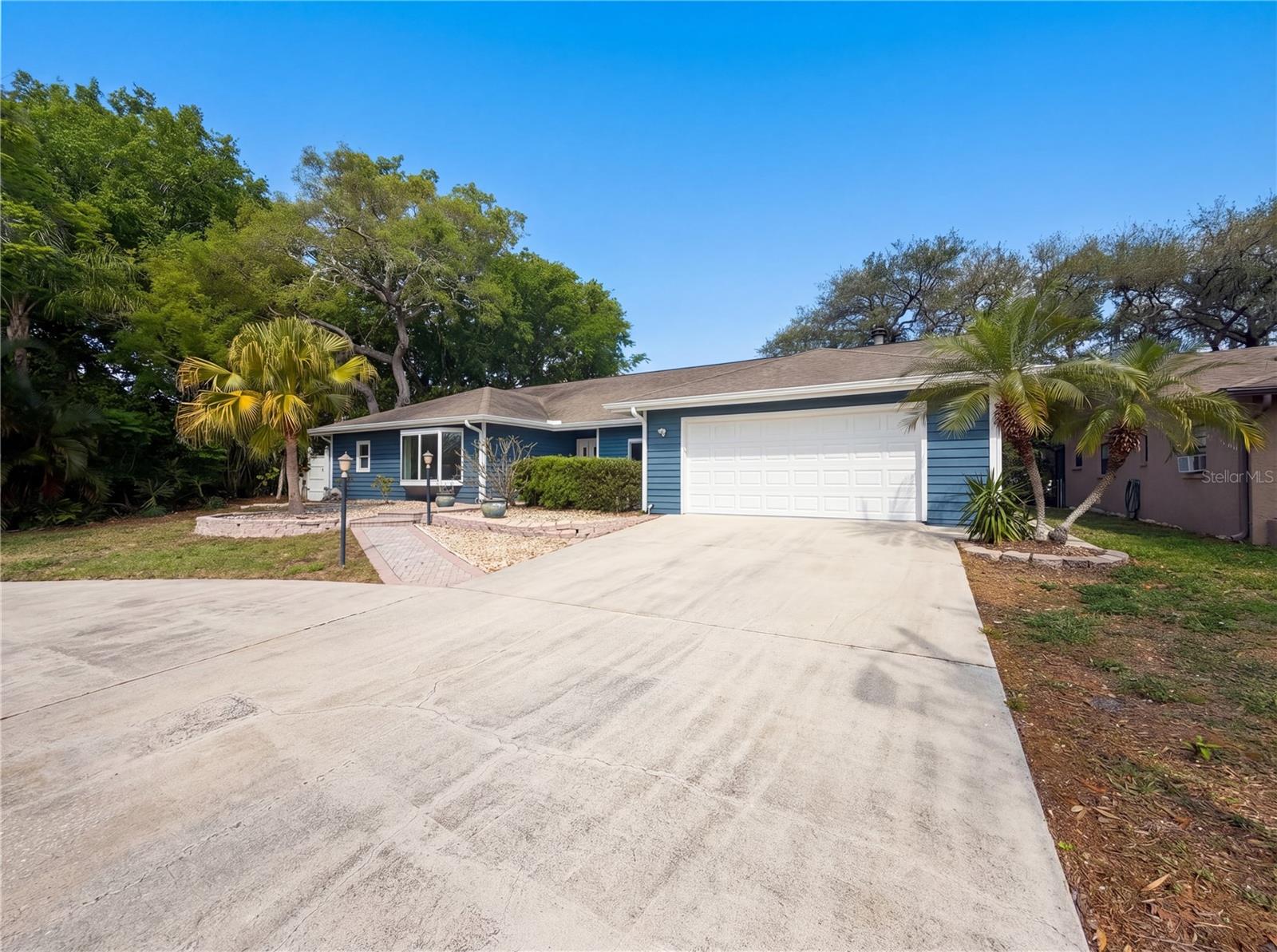 5609 EXECUTIVE DR, NEW PORT RICHEY, FL, 34652