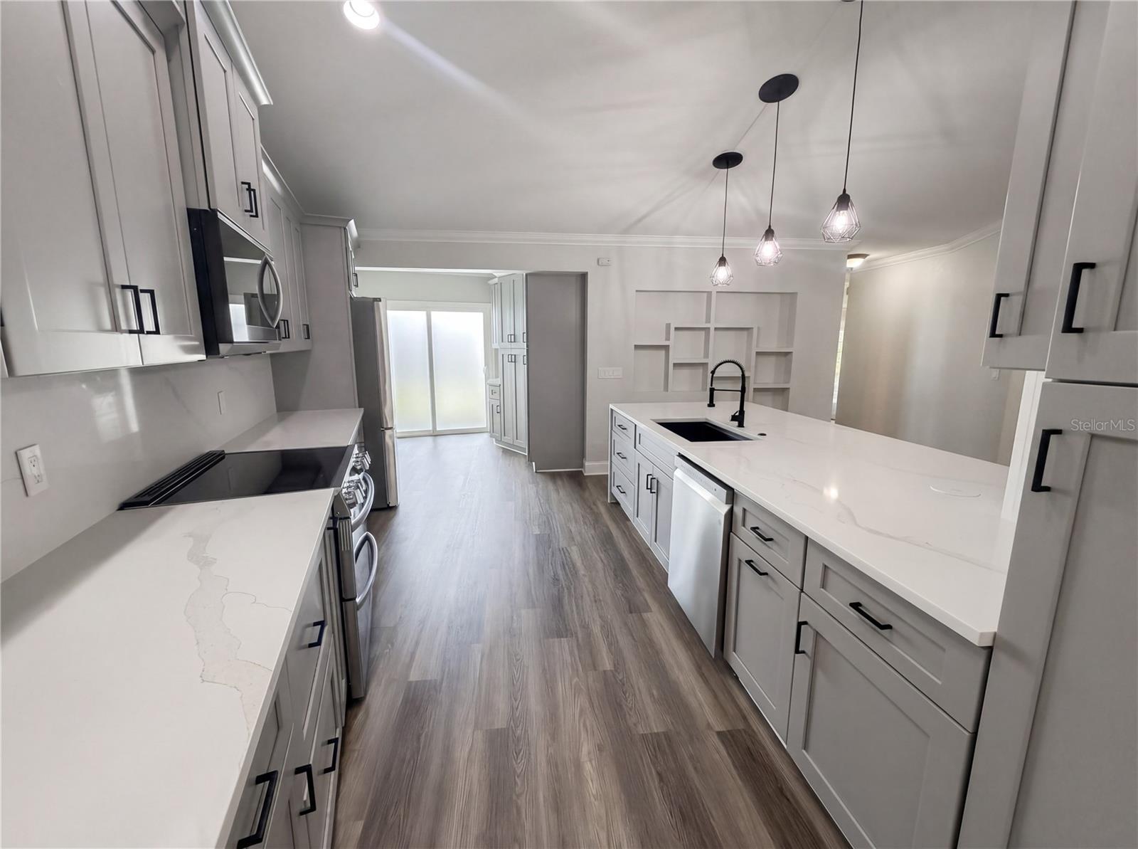 5609 EXECUTIVE DR, NEW PORT RICHEY, FL, 34652