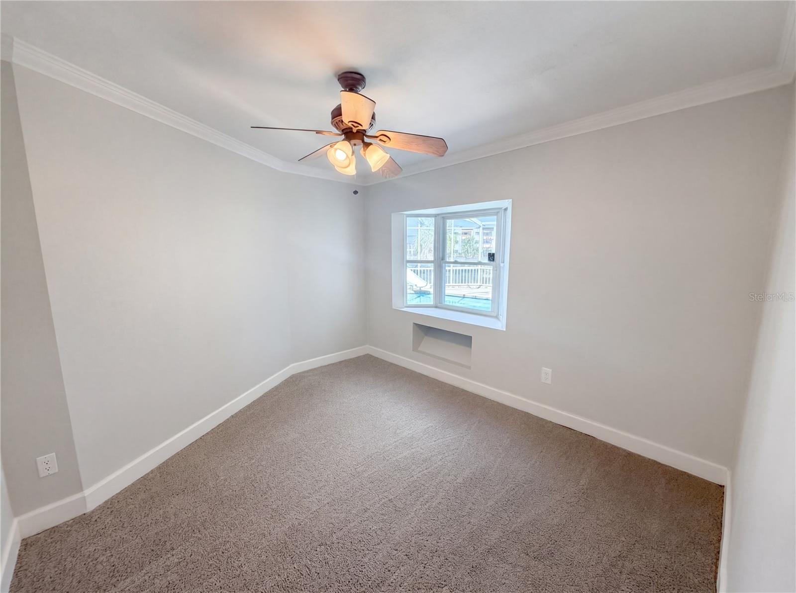 5609 EXECUTIVE DR, NEW PORT RICHEY, FL, 34652