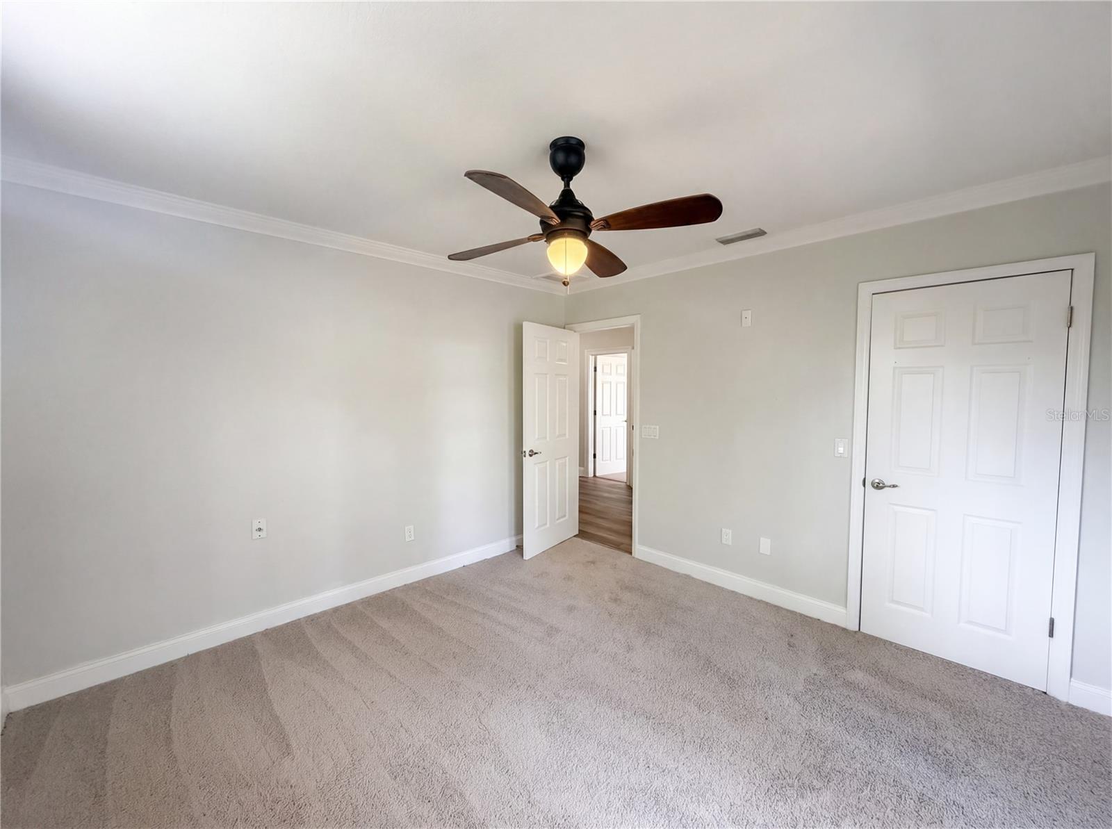 5609 EXECUTIVE DR, NEW PORT RICHEY, FL, 34652