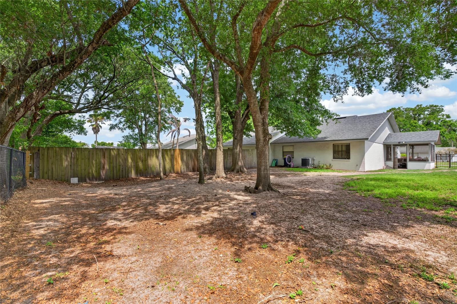 1140 DOSSEYWOOD LN, LAKELAND, FL, 33811