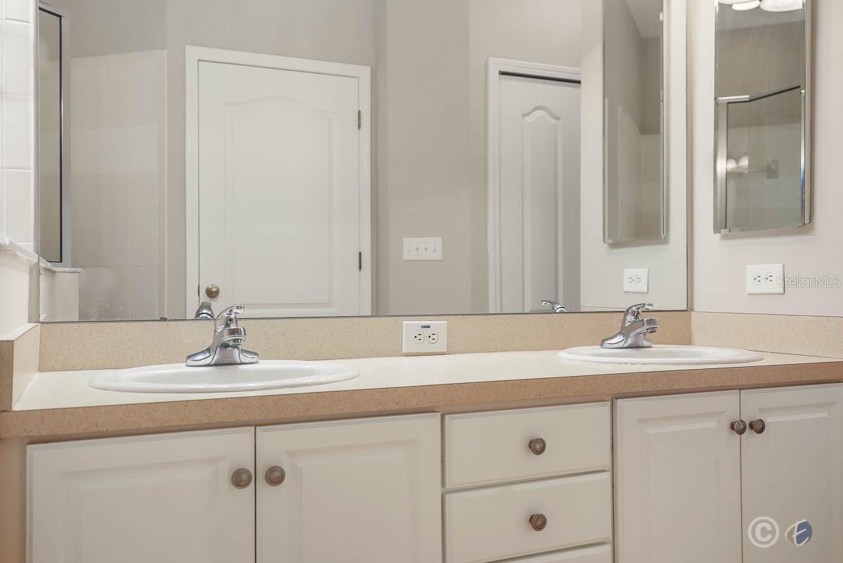 15745 PHOEBEPARK AVE, LITHIA, FL, 33547