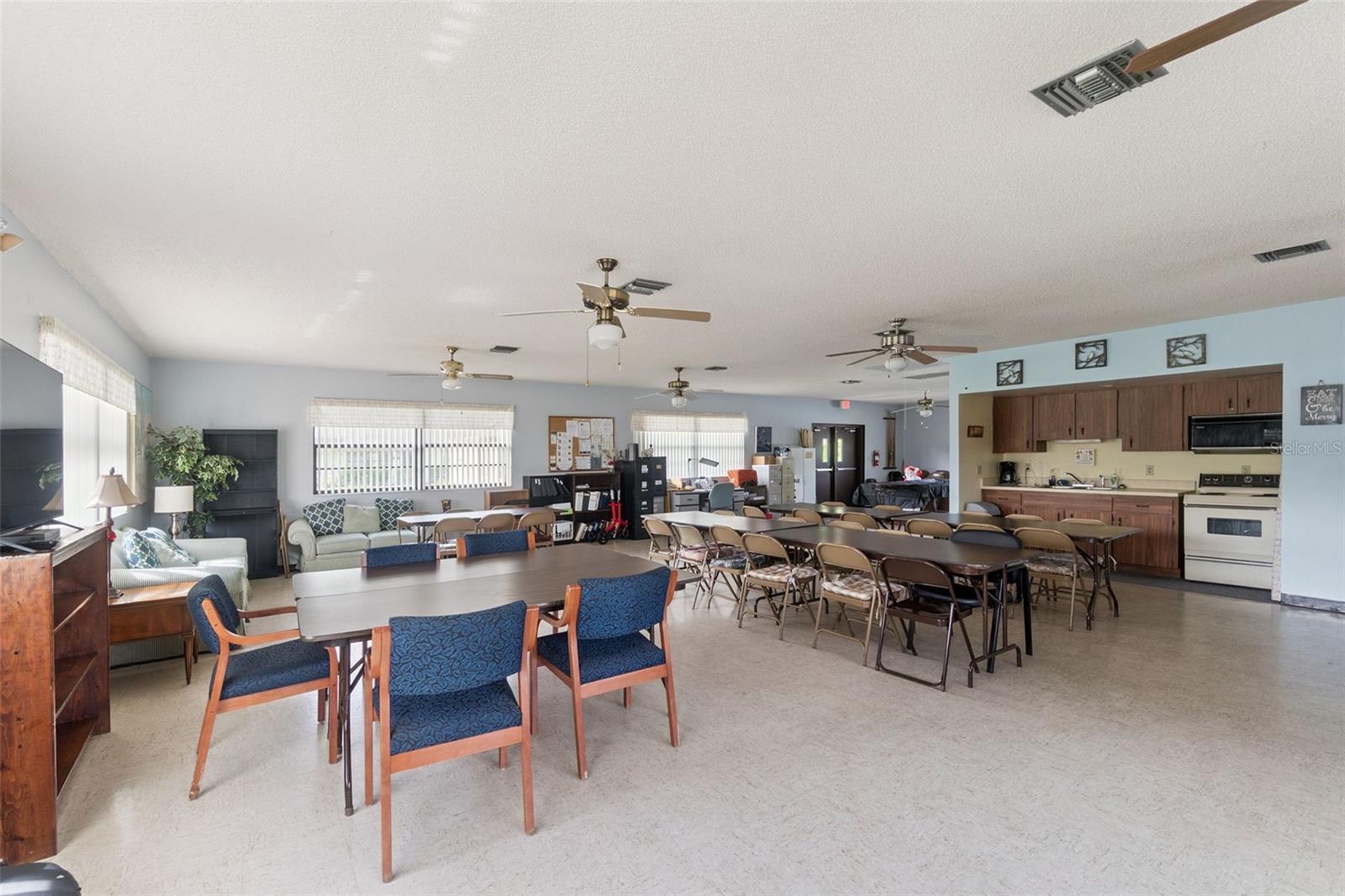 12418 ORANGEWOOD CIR, TAVARES, FL, 32778