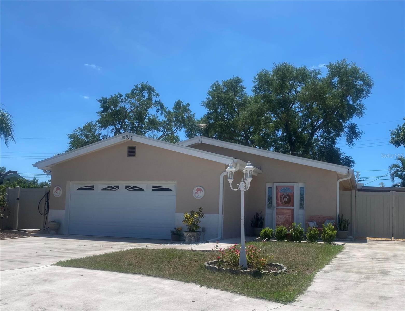 10572 BLOSSOM LAKE DR, SEMINOLE, FL, 33772