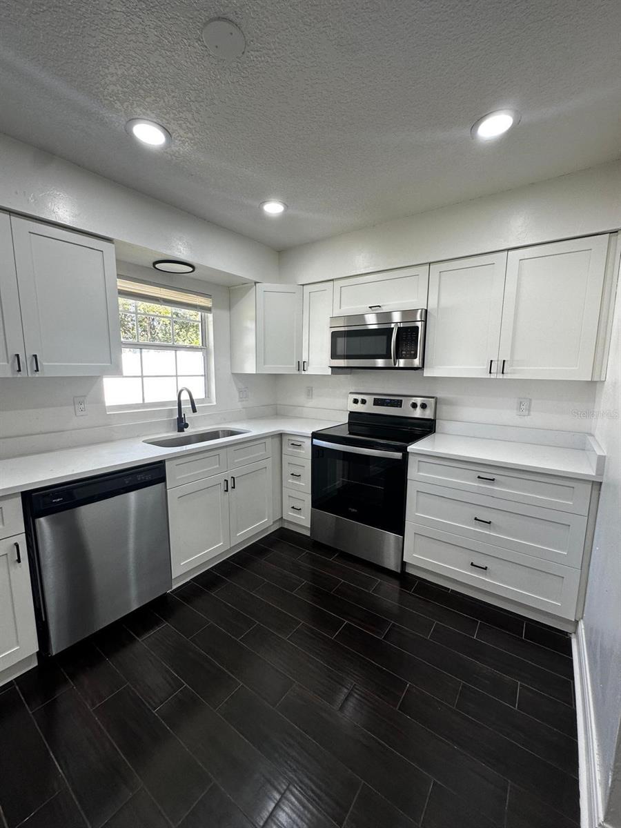 1520 COUNTRY RIDGE DR, LAKELAND, FL, 33801