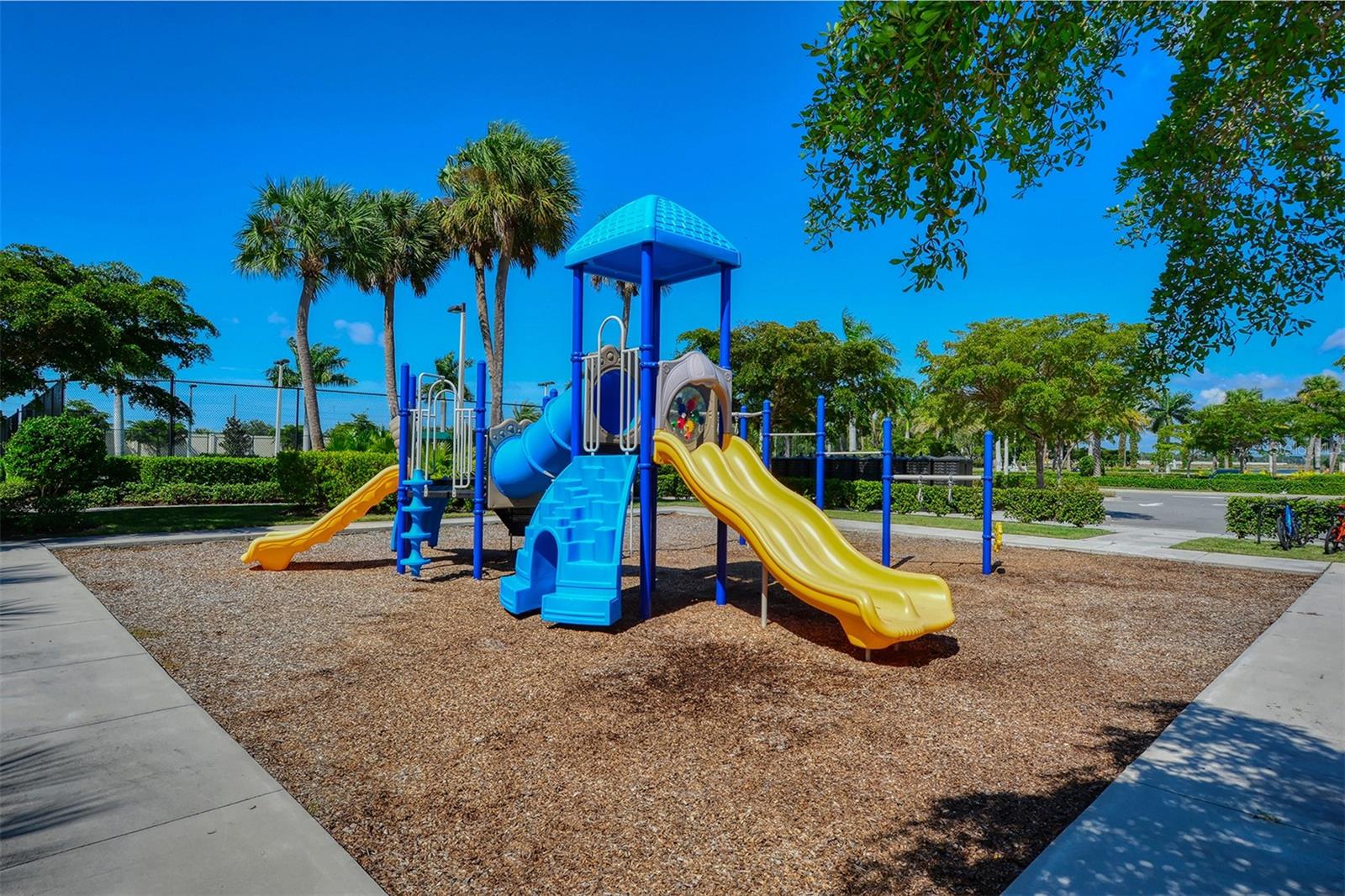 701 MARAVIYA BLVD, NOKOMIS, FL, 34275