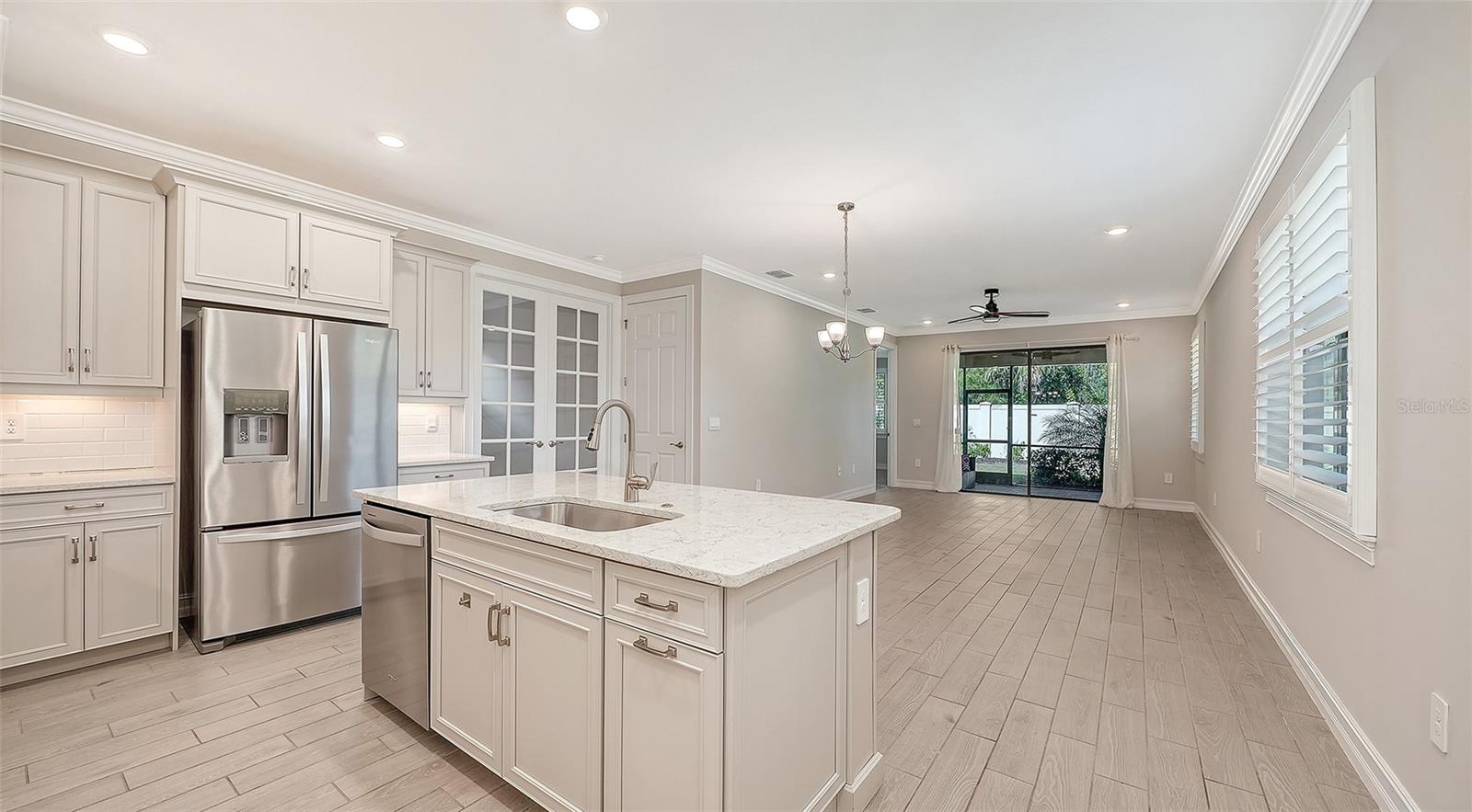 701 MARAVIYA BLVD, NOKOMIS, FL, 34275