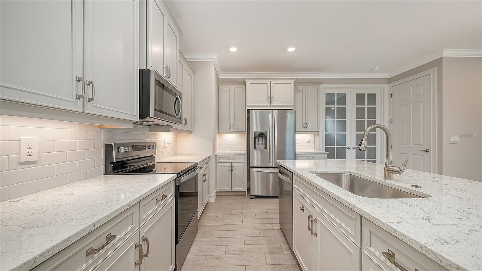 701 MARAVIYA BLVD, NOKOMIS, FL, 34275