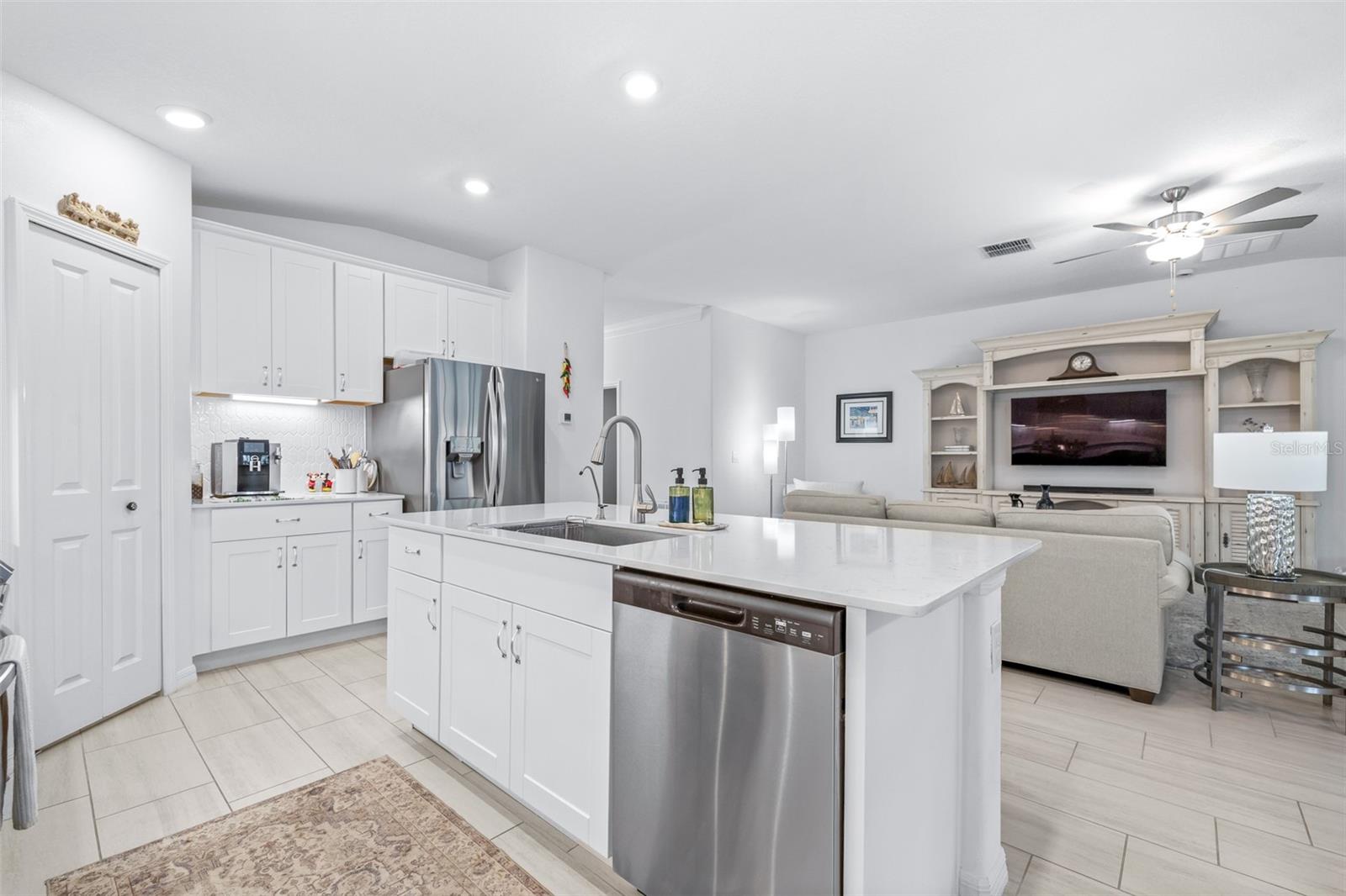 8969 LITTLE BLUESTEM DR, LAND O LAKES, FL, 34637