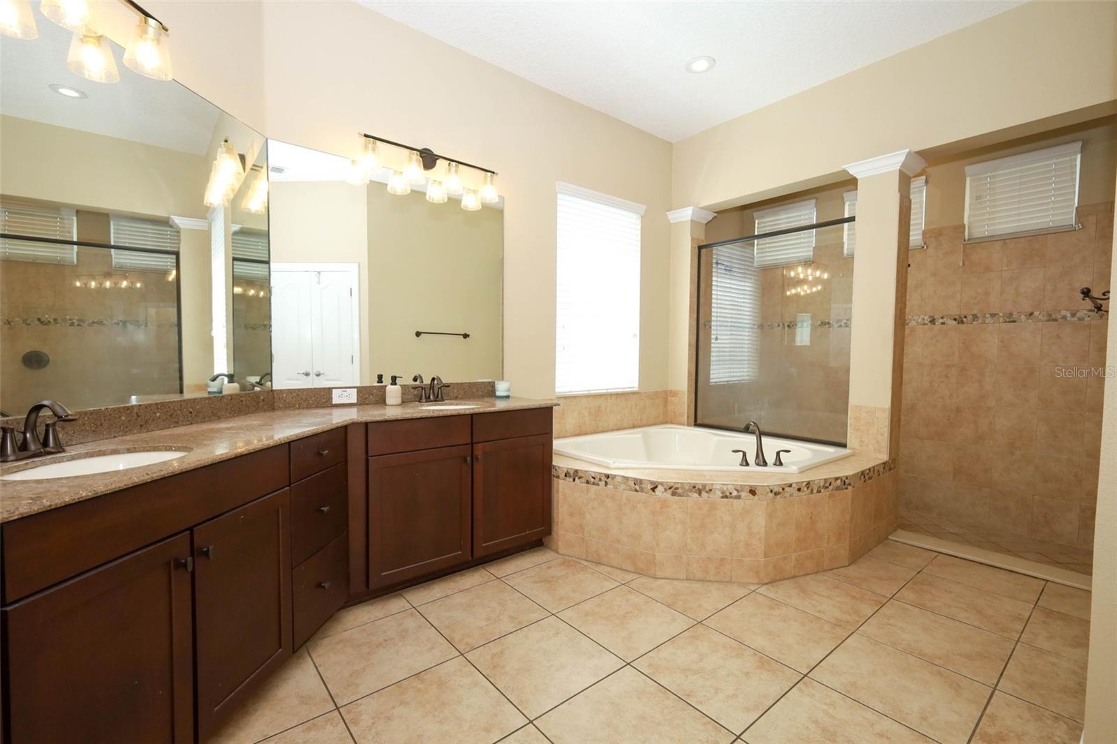 3956 ISLE VISTA AVE, BELLE ISLE, FL, 32812