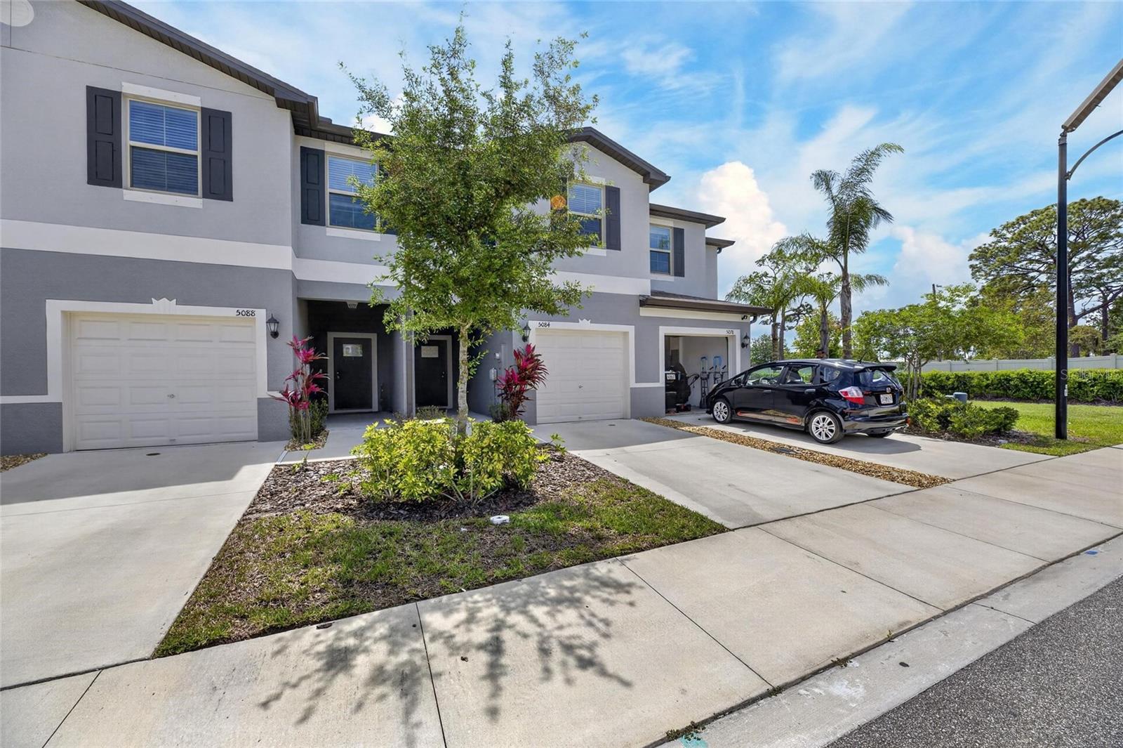 5084 FORUM BLVD, HOLIDAY, FL, 34690
