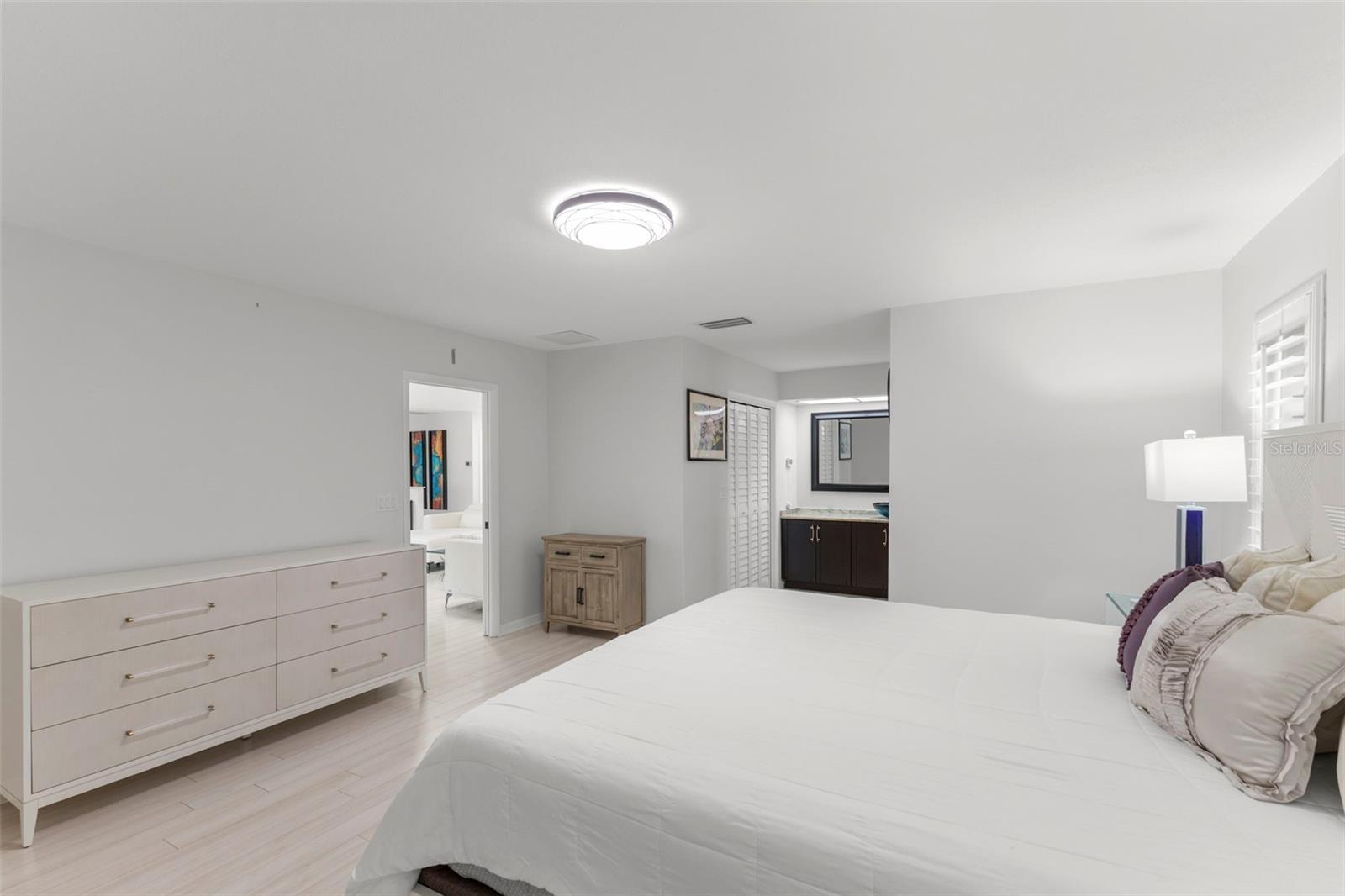 2836 QUAIL HOLLOW RD W, CLEARWATER, FL, 33761