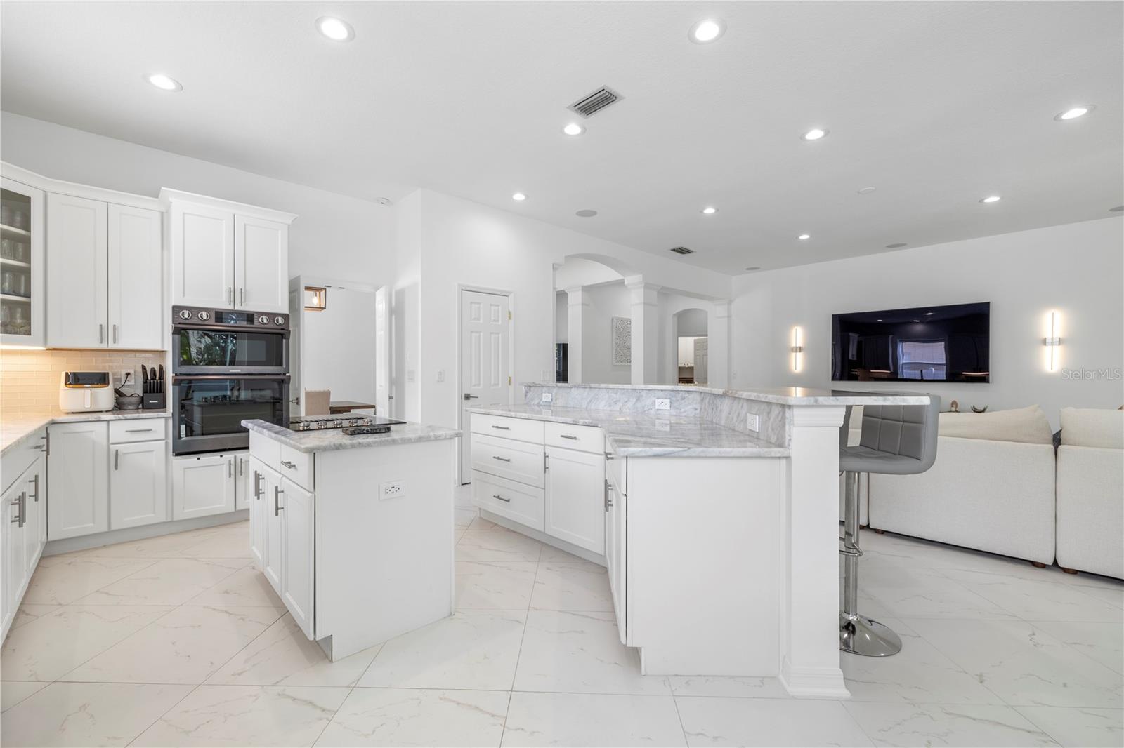 10254 SHADOW BRANCH DR, TAMPA, FL, 33647