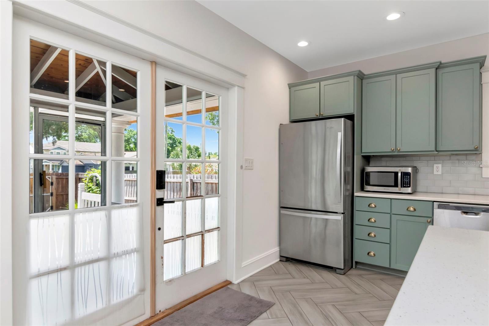 1601 E POWHATAN AVE, TAMPA, FL, 33610