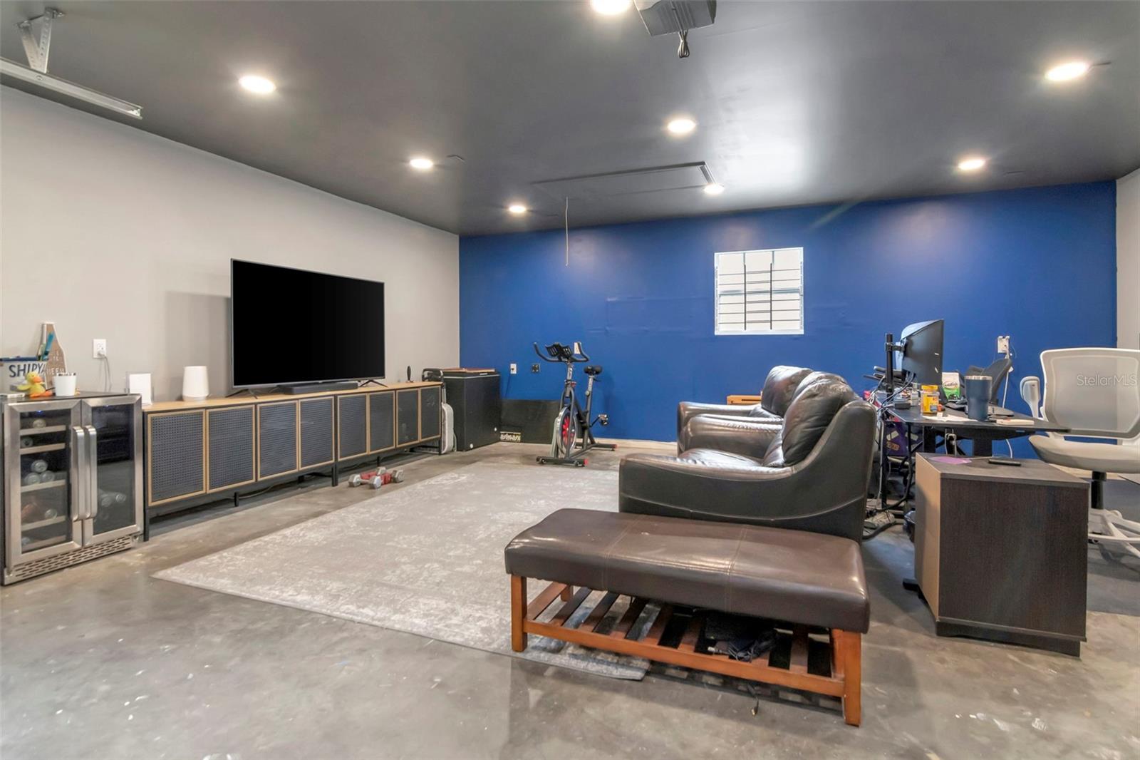 1601 E POWHATAN AVE, TAMPA, FL, 33610