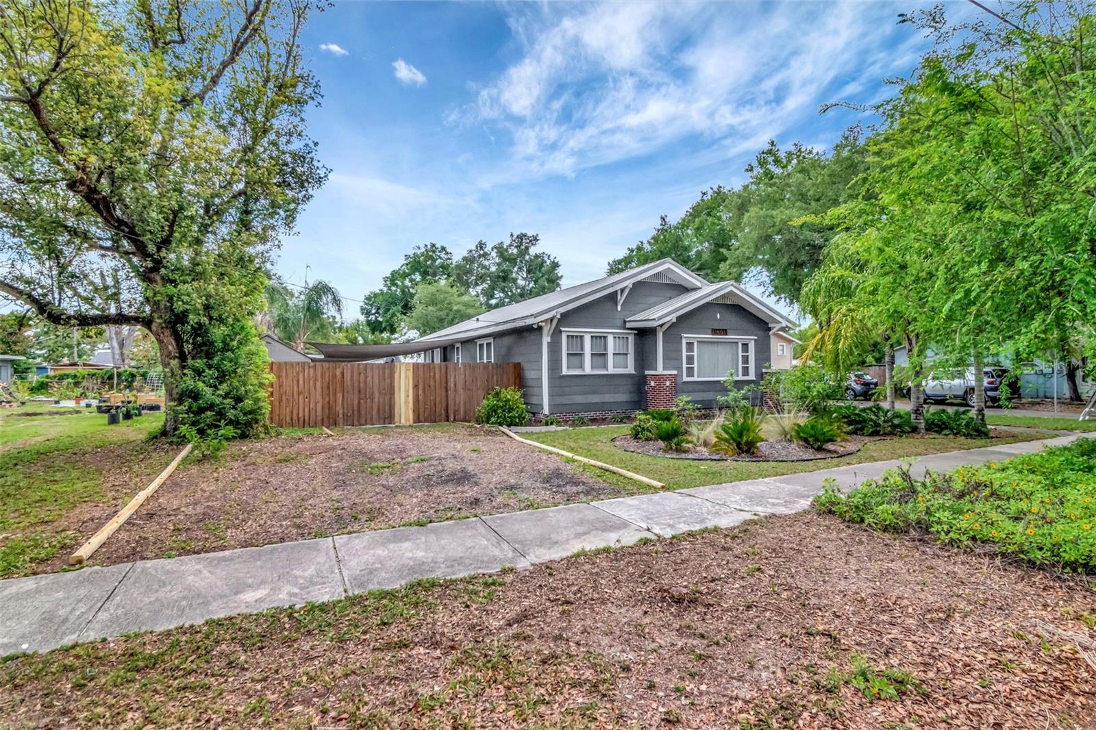 1601 E POWHATAN AVE, TAMPA, FL, 33610