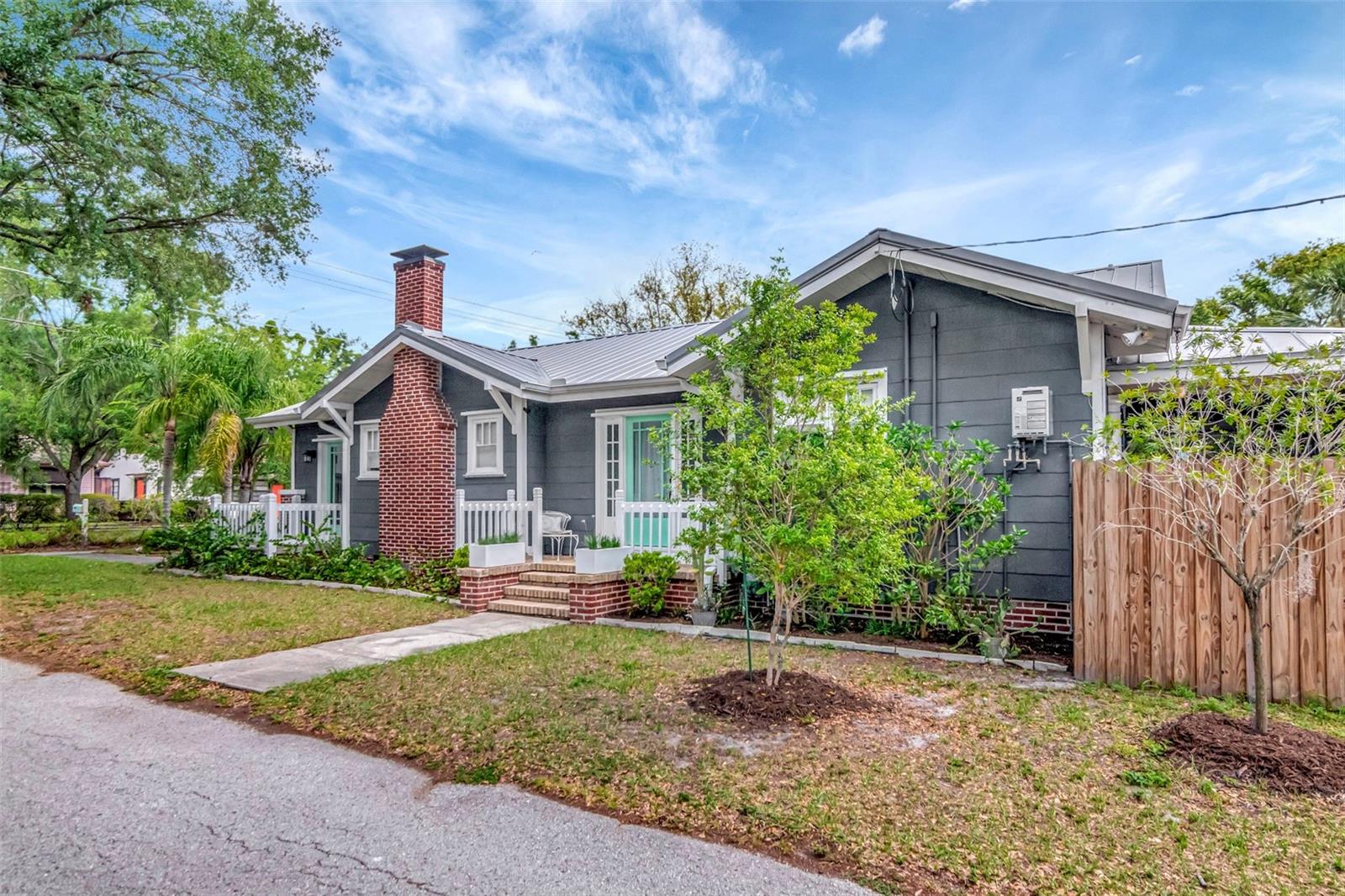 1601 E POWHATAN AVE, TAMPA, FL, 33610