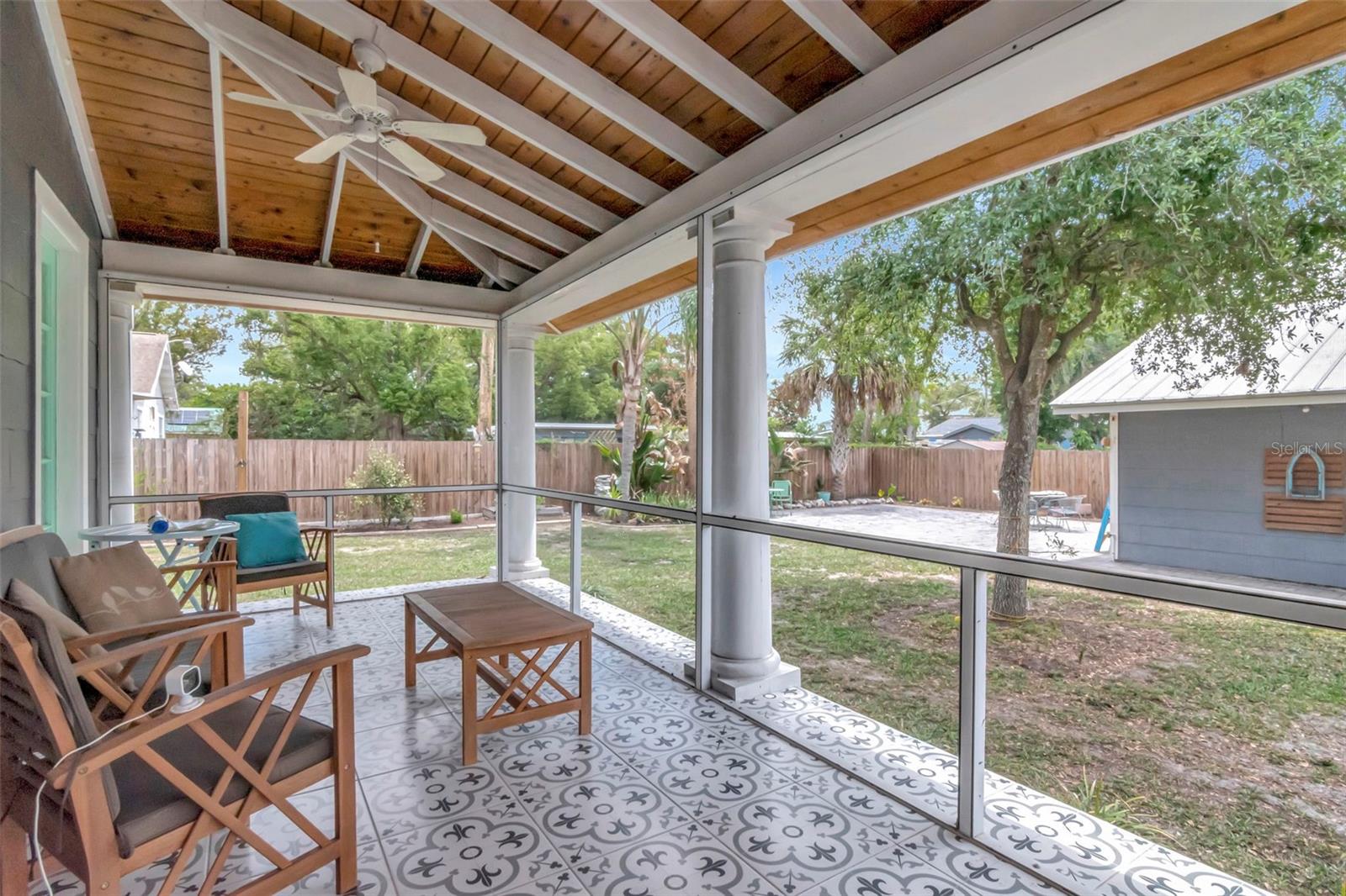 1601 E POWHATAN AVE, TAMPA, FL, 33610