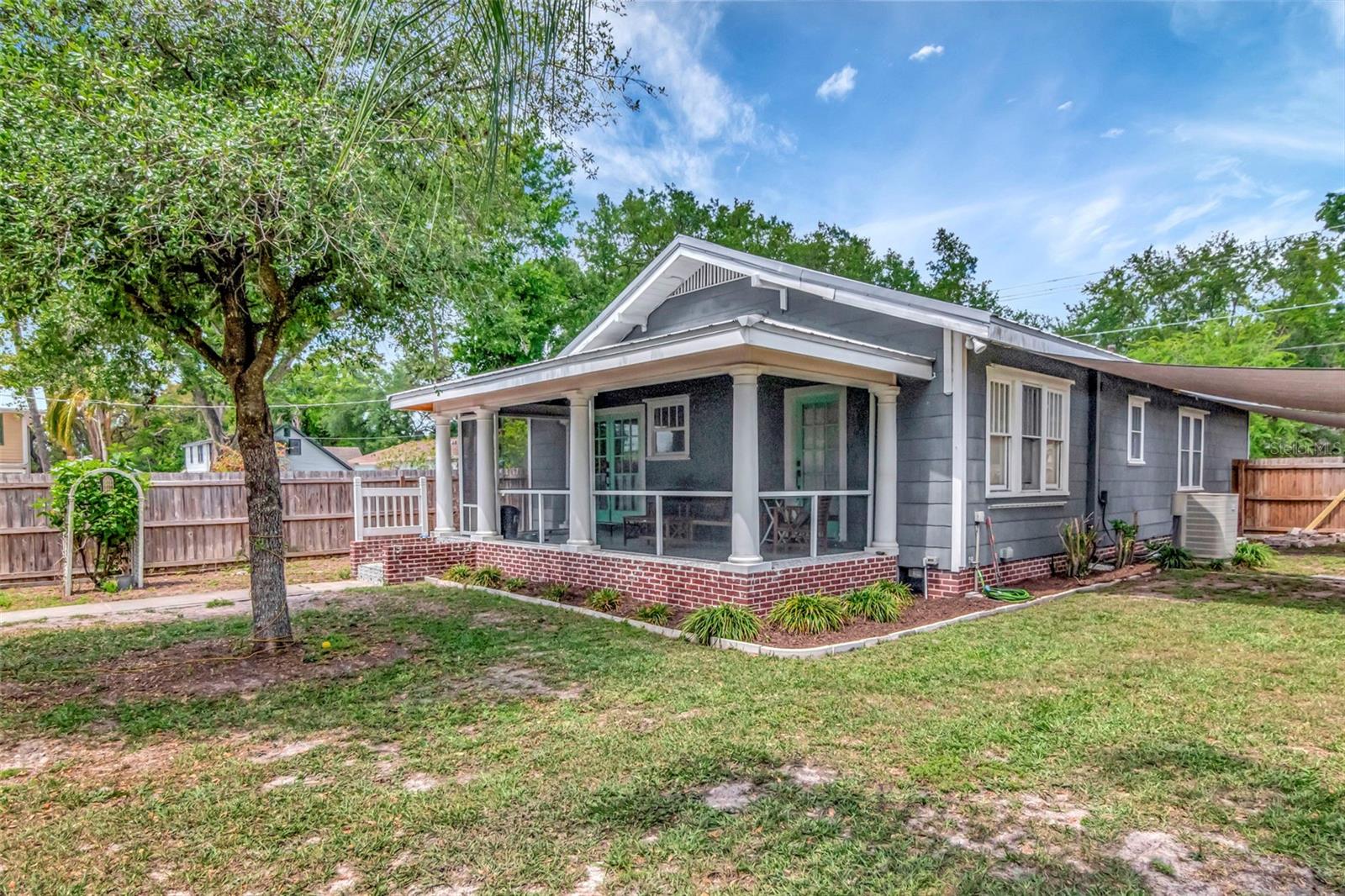 1601 E POWHATAN AVE, TAMPA, FL, 33610