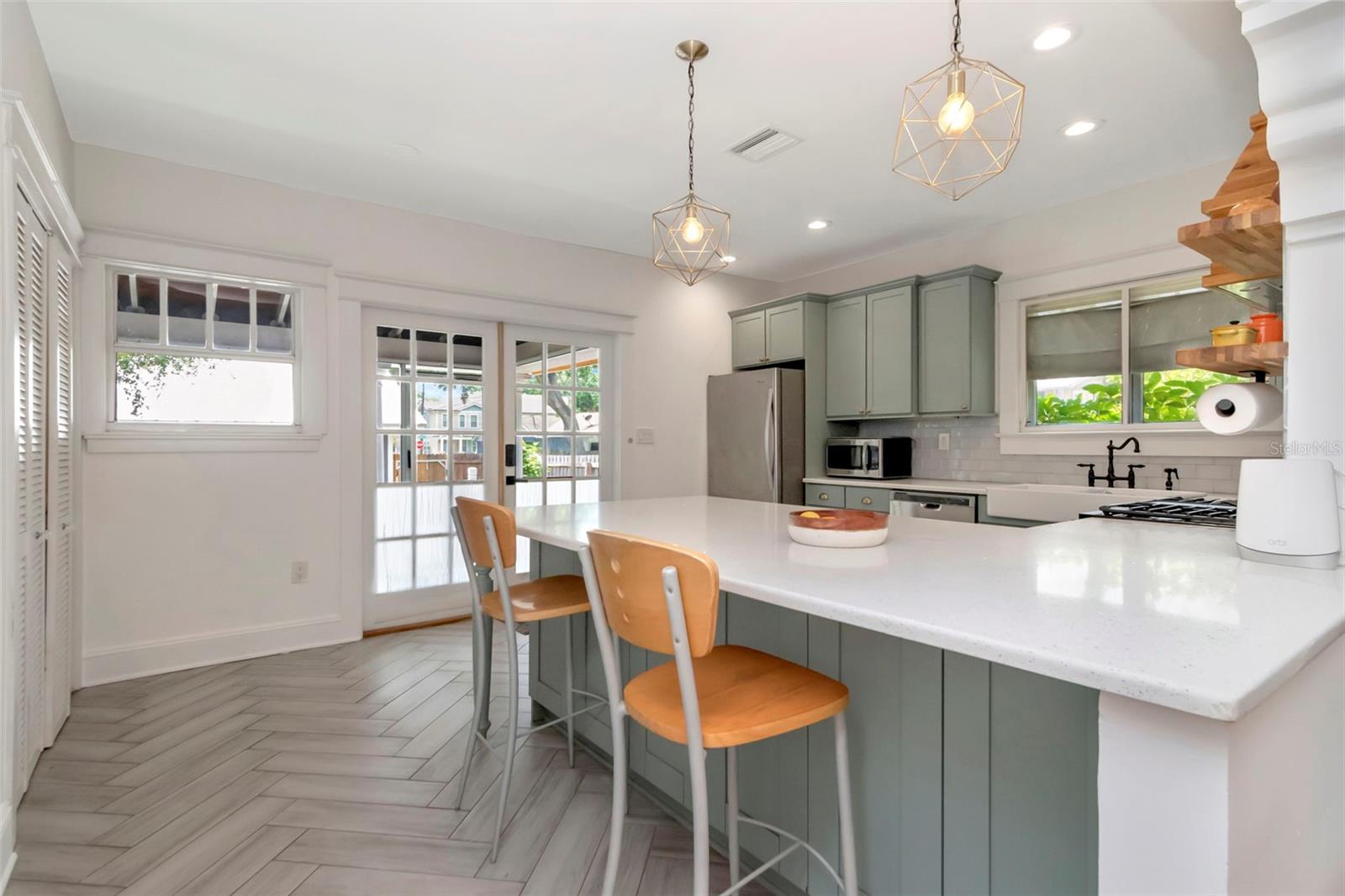 1601 E POWHATAN AVE, TAMPA, FL, 33610