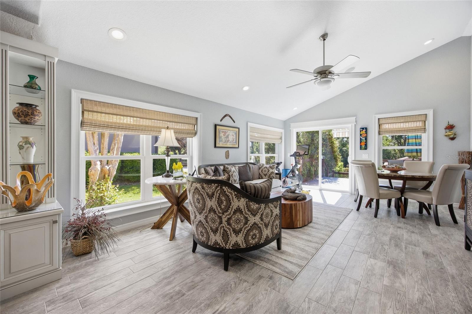 6120 LANDINGS BLVD, LADY LAKE, FL, 32159