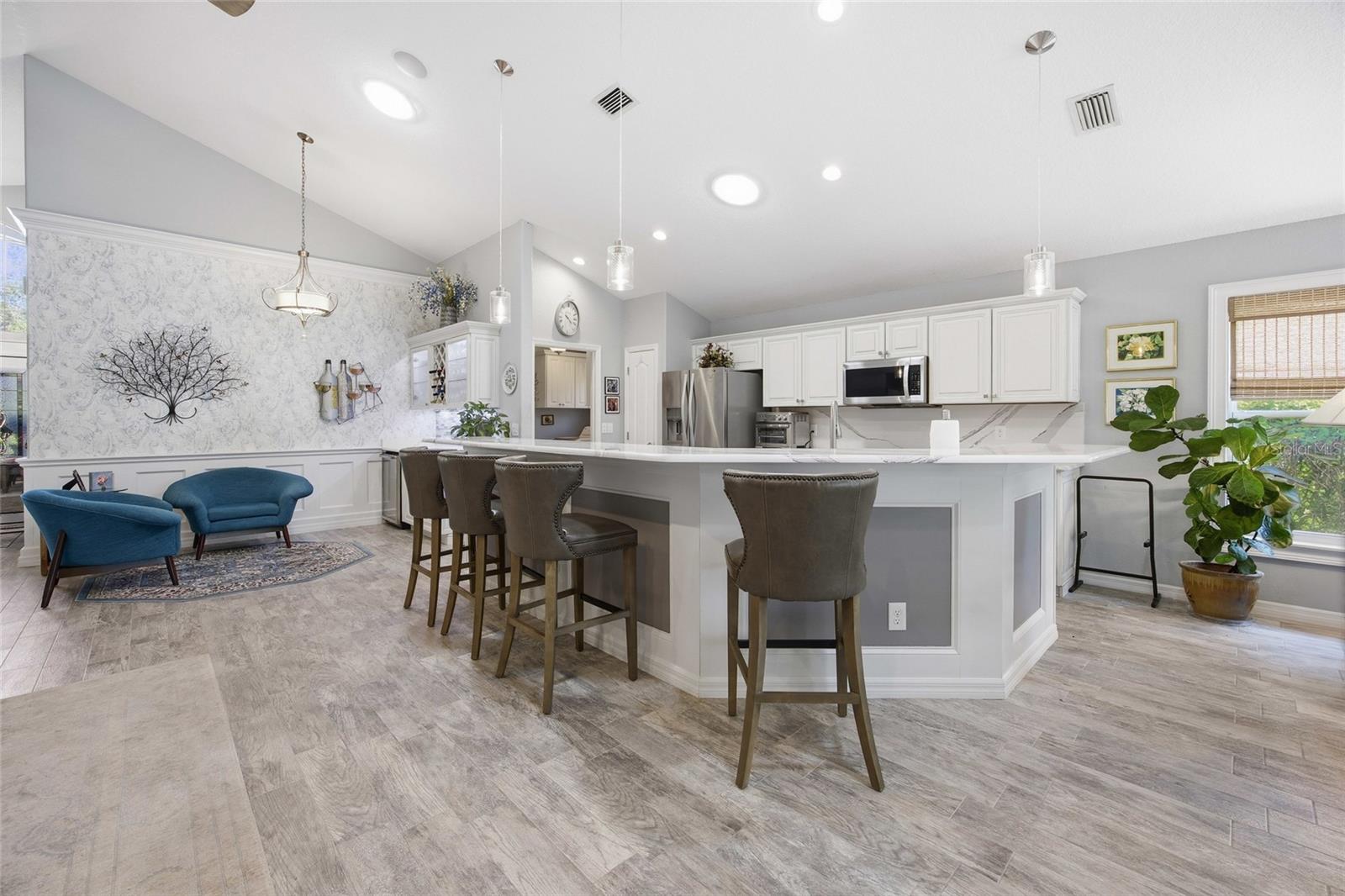 6120 LANDINGS BLVD, LADY LAKE, FL, 32159